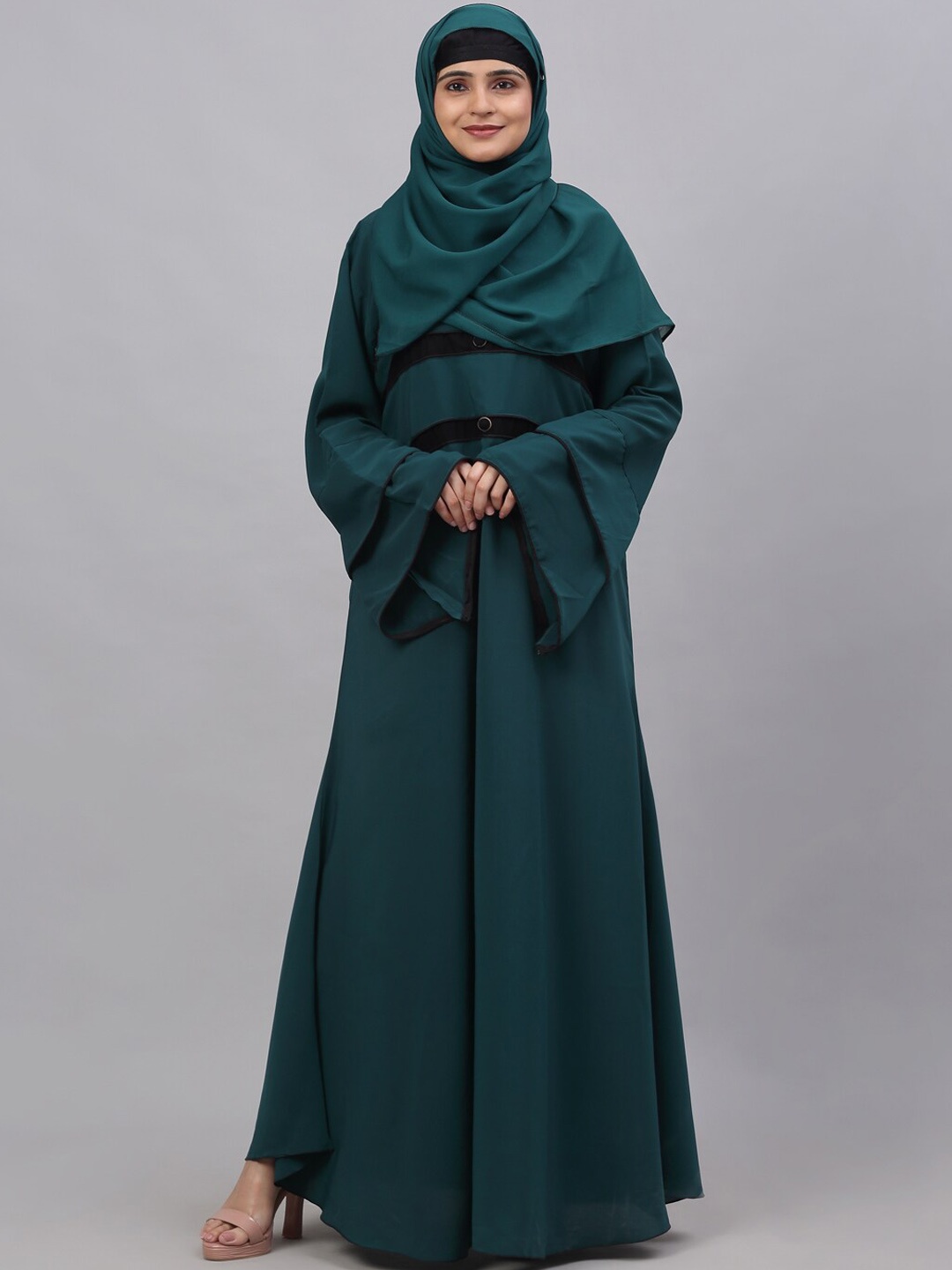 

KLOTTHE Embellished Detail High-Neck Burqa With Scarf, Teal