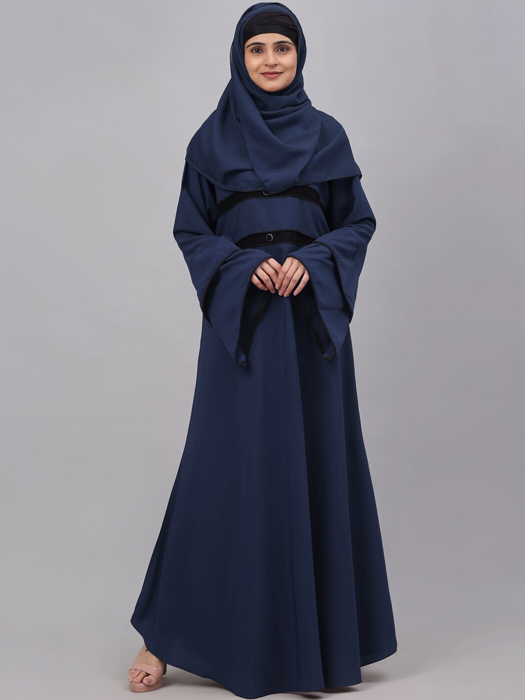 

KLOTTHE Embellished Detail High-Neck Burqa With Scarf, Blue