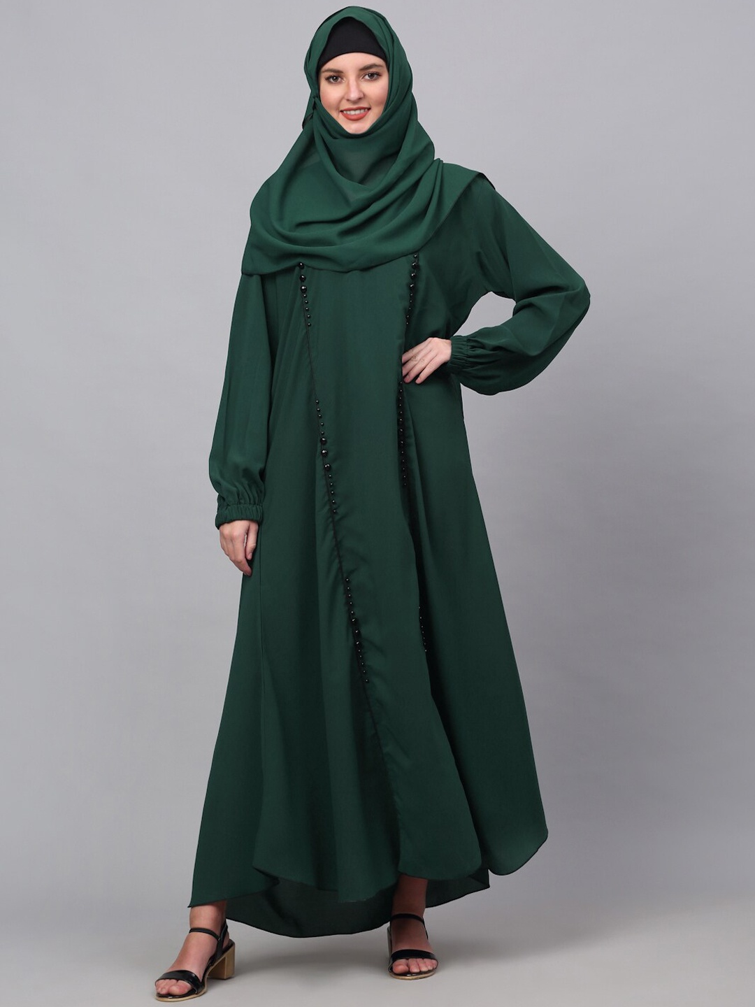 

KLOTTHE Embellished Detail V-Neck Burqa With Scarf, Green