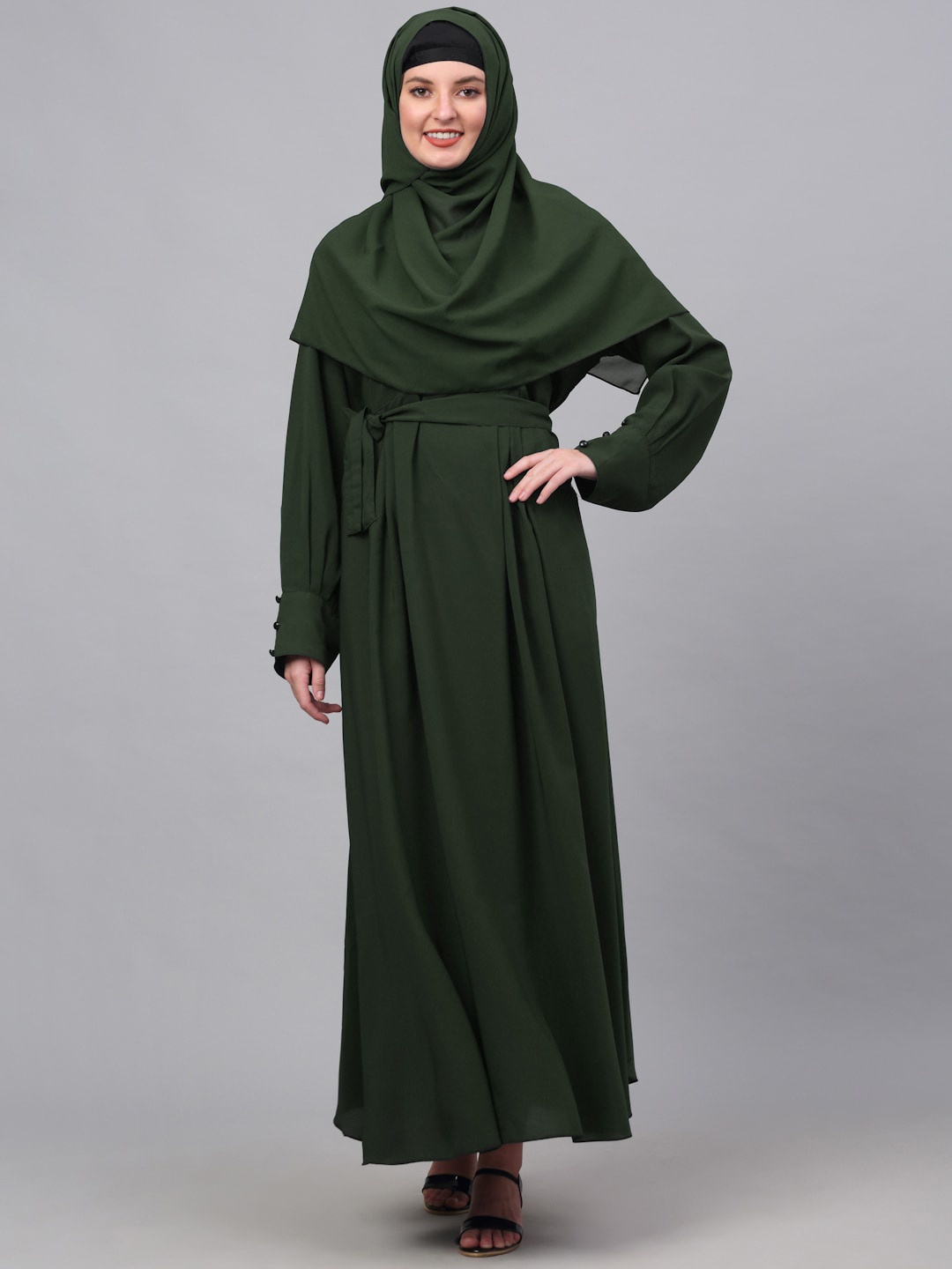 

KLOTTHE Embellished Detail Burqa With Scarf, Olive