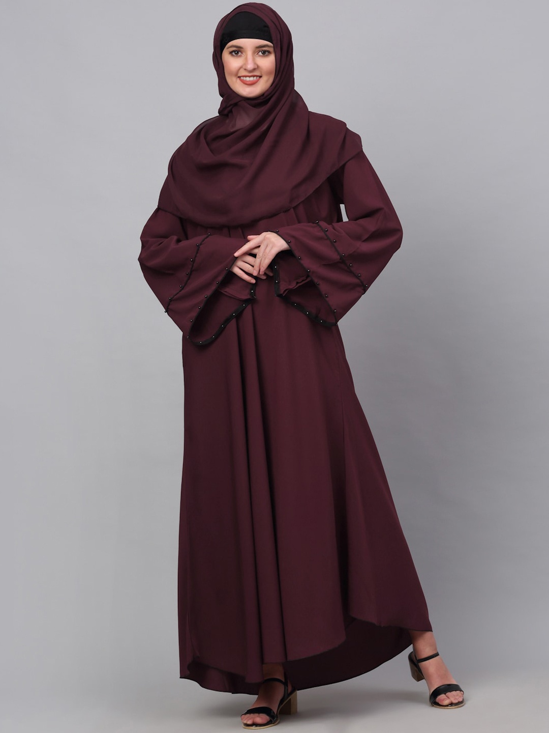 

KLOTTHE Embellished Detail Burqa With Scarf, Maroon