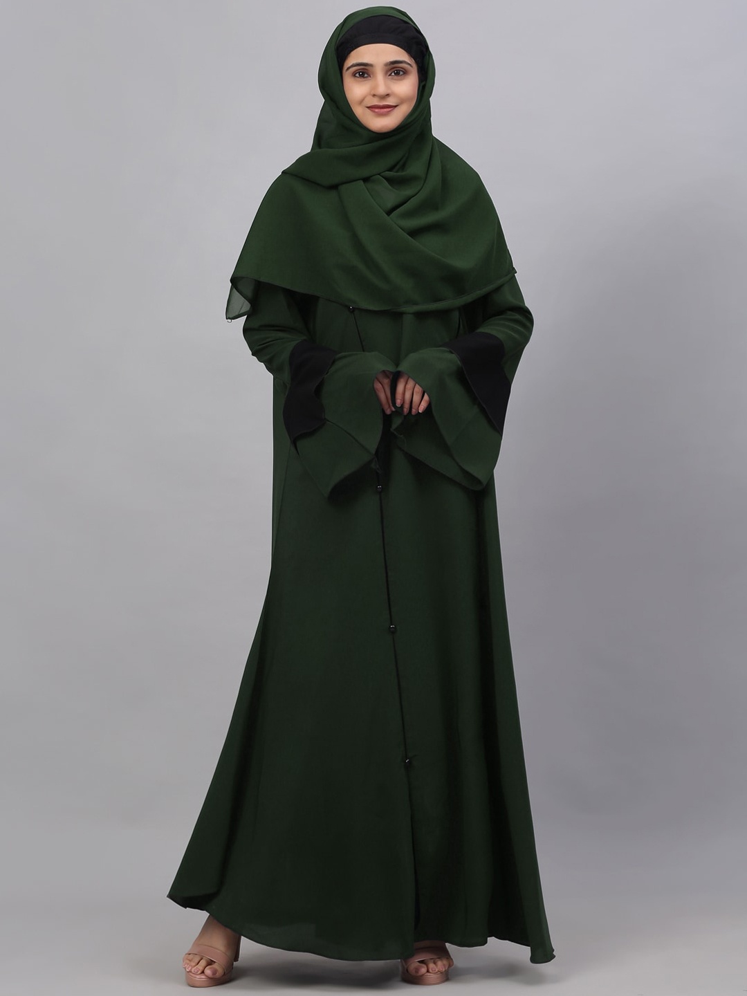 

KLOTTHE Embellished Detail Burqa With Scarf, Olive