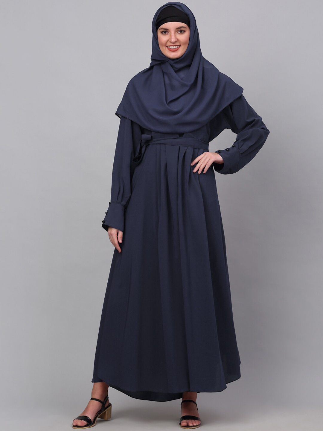 

KLOTTHE Embellished Detail Burqa With Scarf, Blue