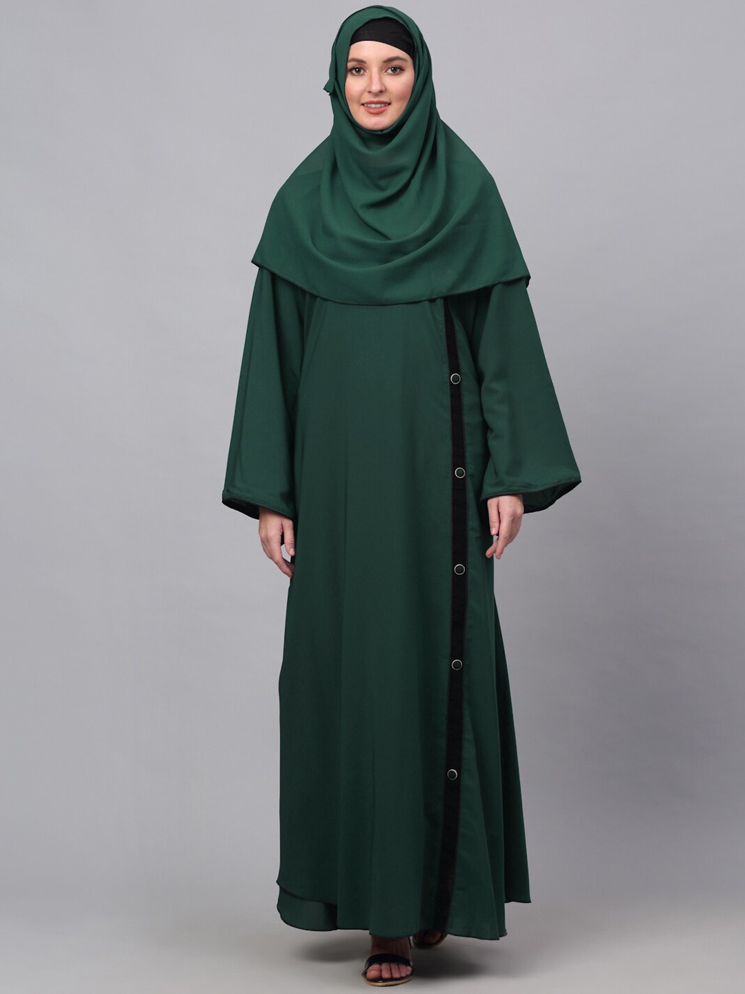 

KLOTTHE Embellished Detail Burqa With Scarf, Green