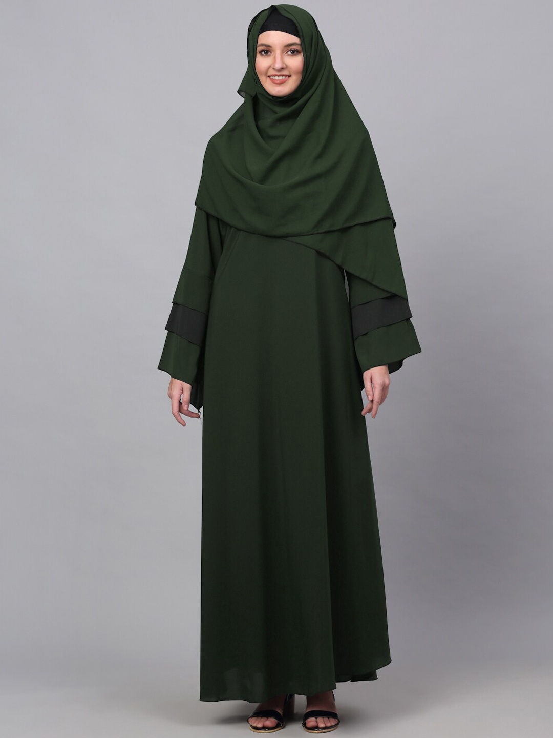

KLOTTHE Embellished Detail Burqa With Scarf, Olive