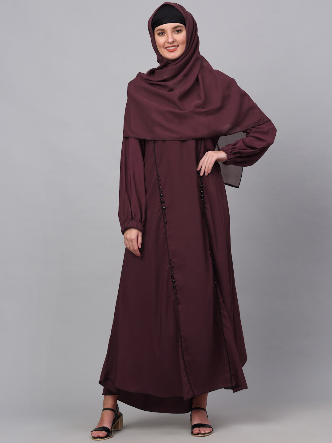 

KLOTTHE Embellished Detail Burqa With Scarf, Maroon