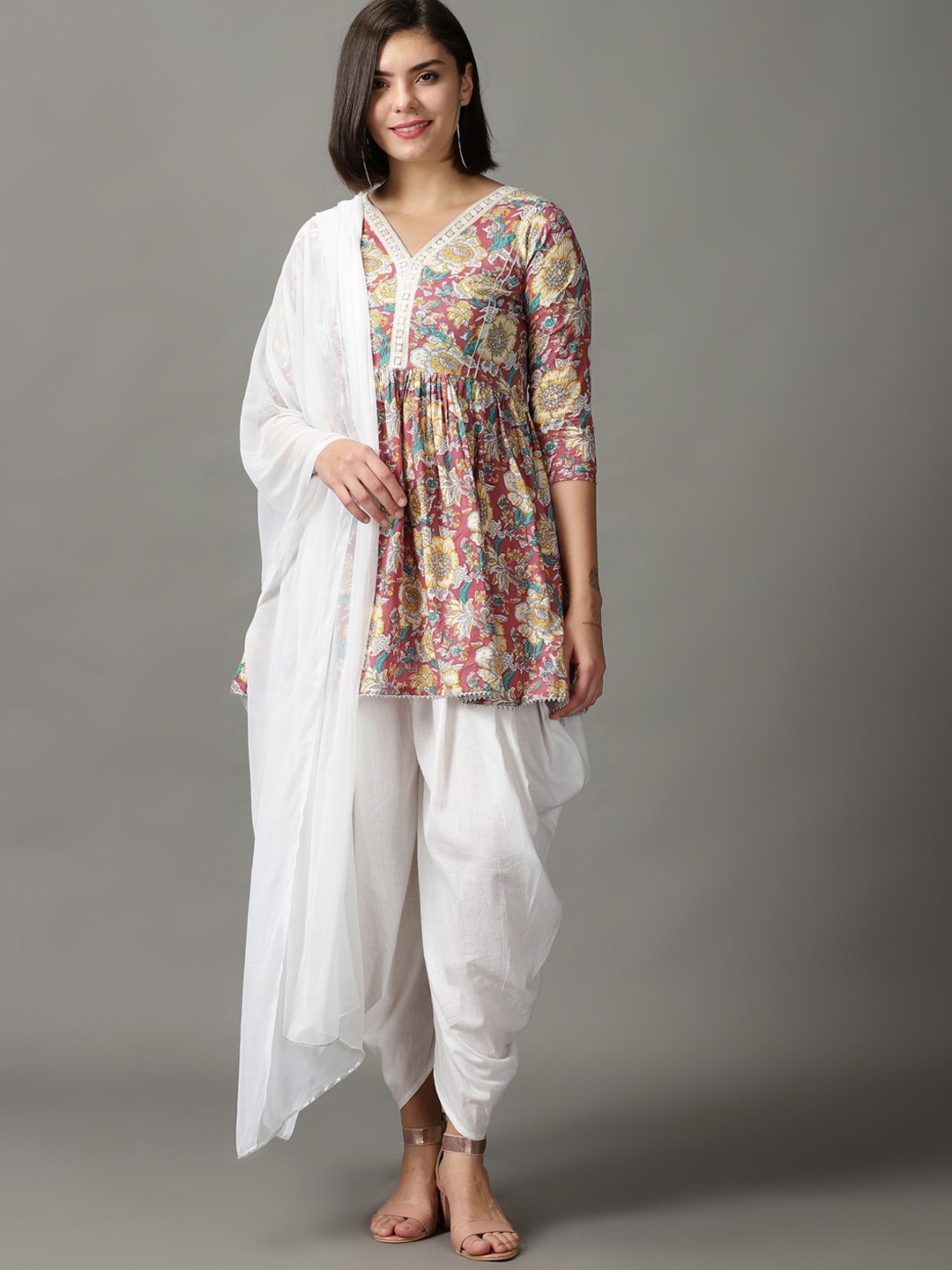 

DIVINATION Floral Printed Pure Cotton Kurta with Dhoti Pants & With Dupatta, Pink