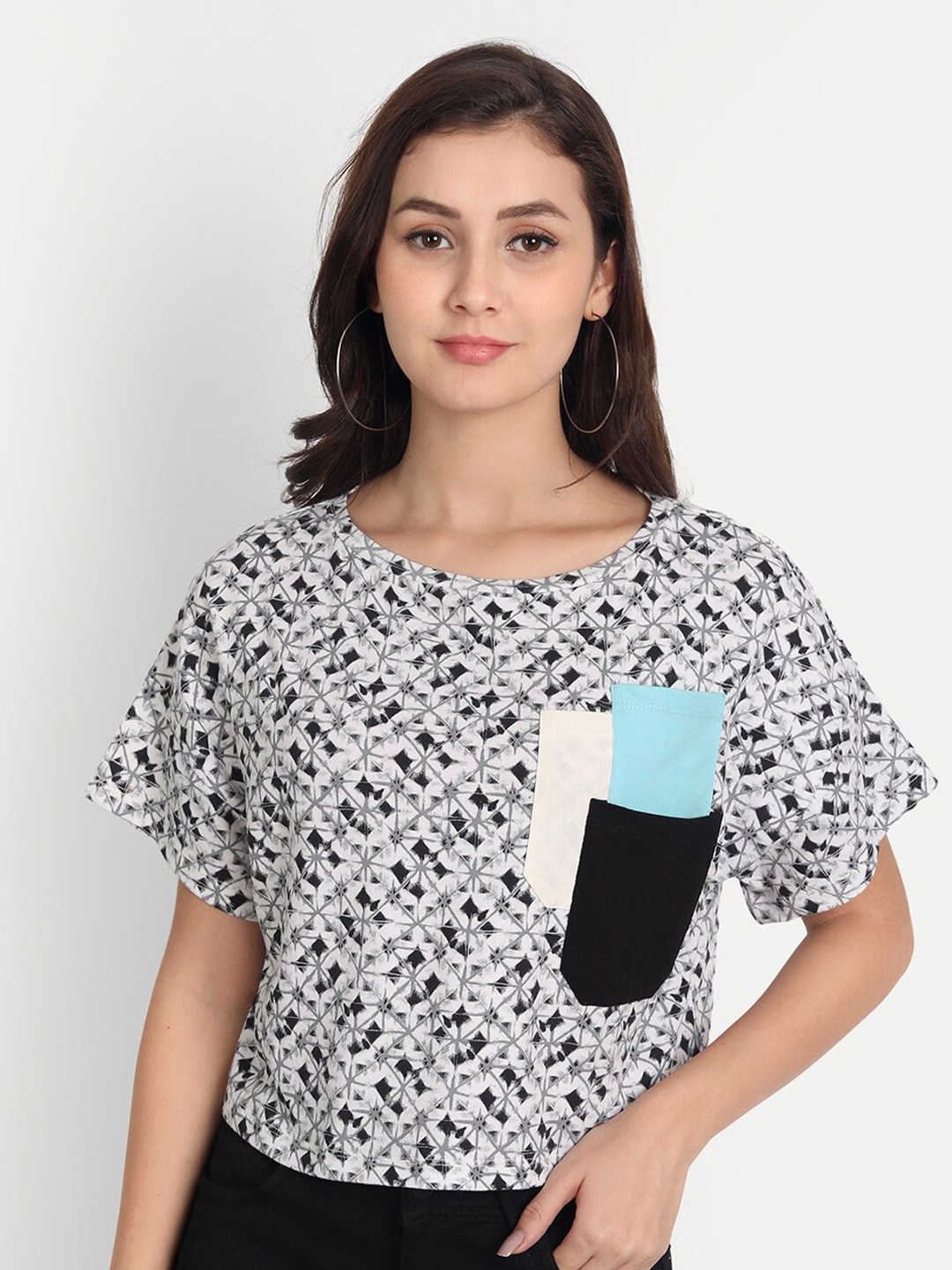 

DOLSU Geometric Printed Extended Sleeves Pure Cotton Top, Black