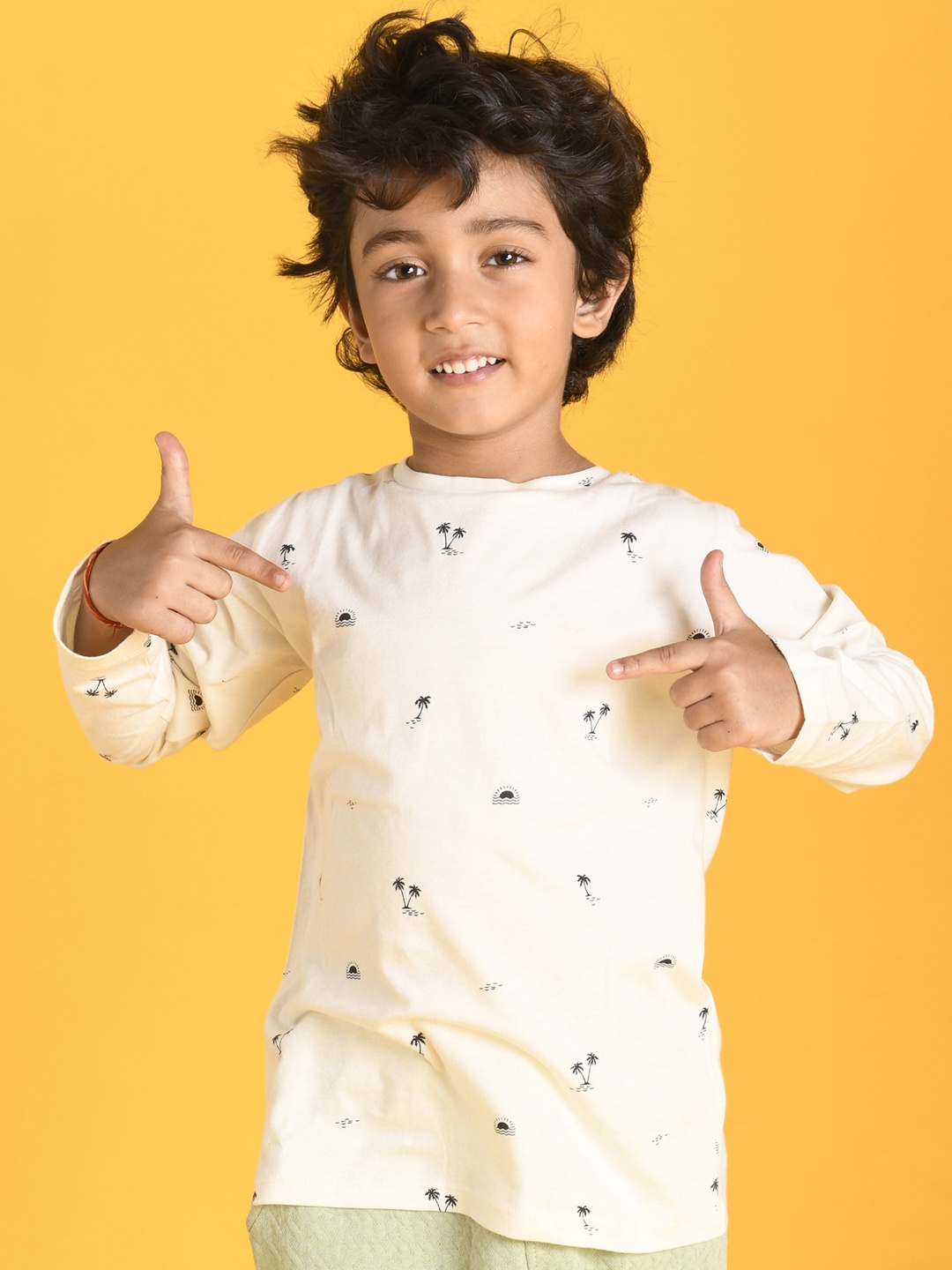 

Anthrilo Boys White Printed Round Neck Cotton T-shirt