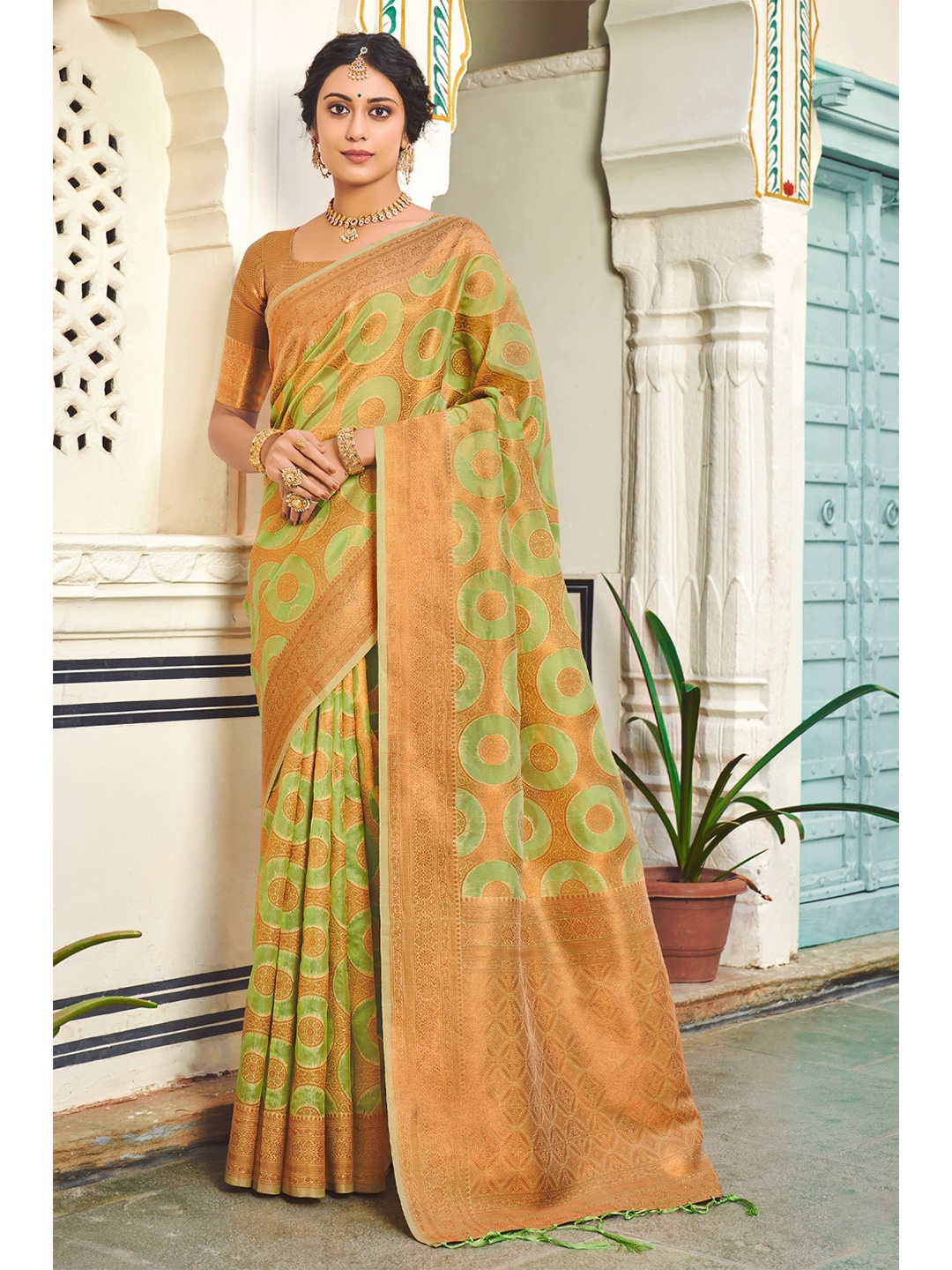 

SANGAM PRINTS Green & Copper-Toned Woven Design Zari Organza Saree