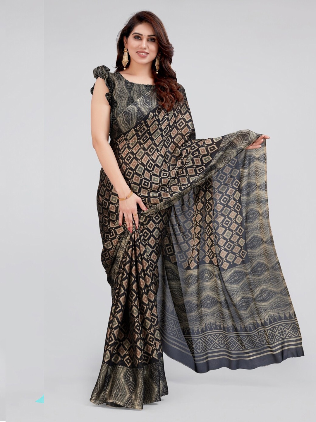 

KALINI Geometric Printed Saree, Black