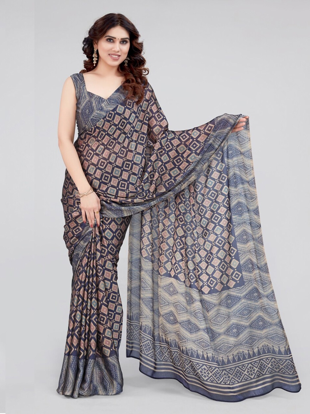 

KALINI Geometric Printed Saree, Navy blue