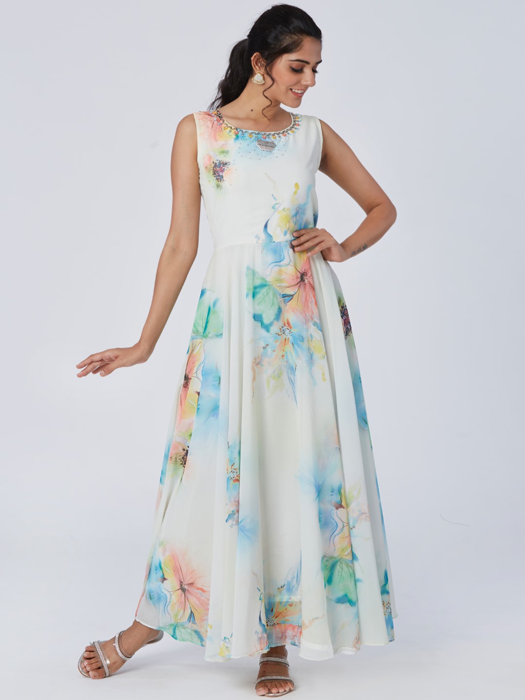 

taruni Women Cream-Coloured & Blue Floral Printed Georgette Anarkali Kurta