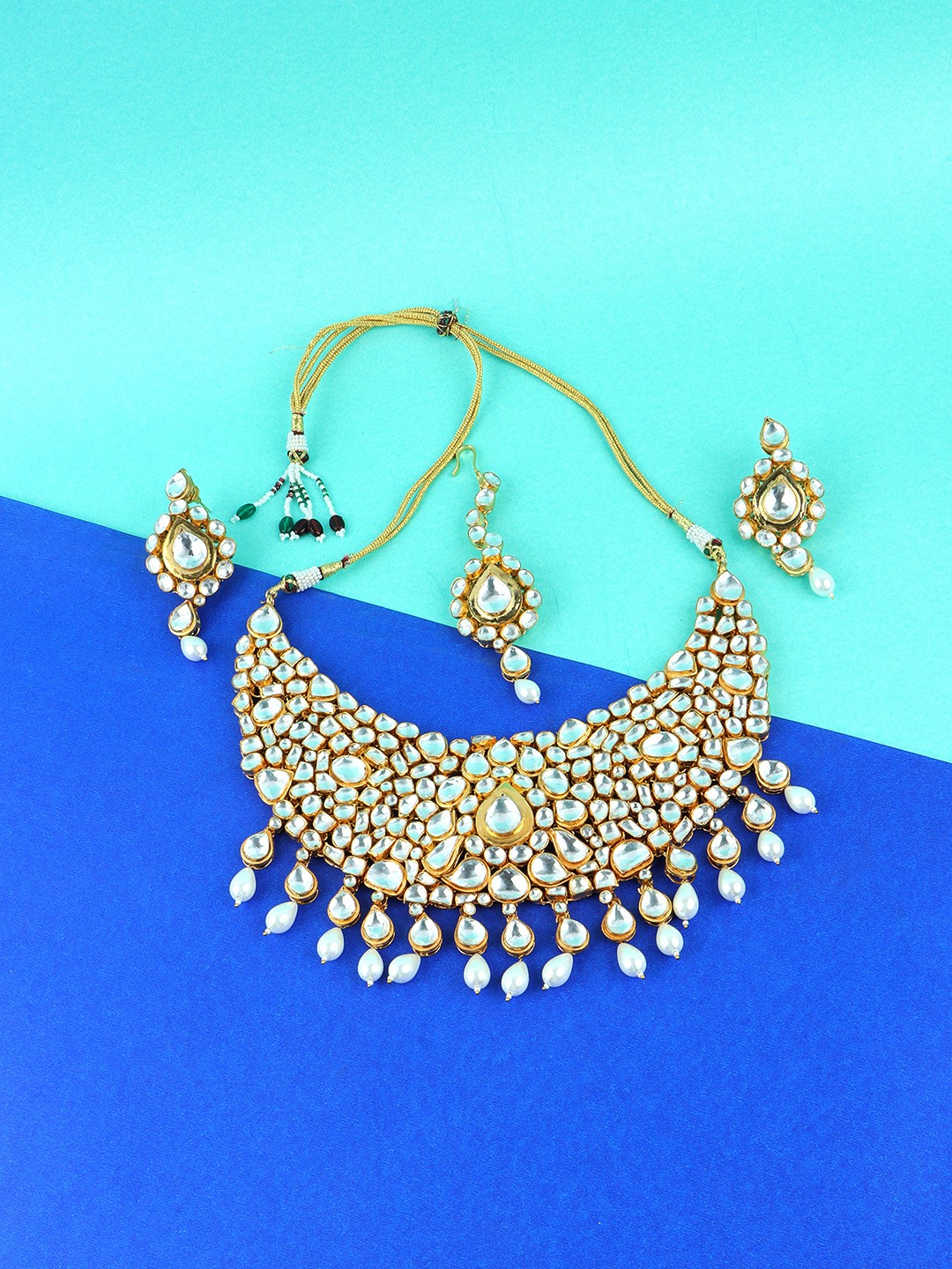 

AURAA TRENDS Gold-Plated Kundan-Studded Jewellery Set