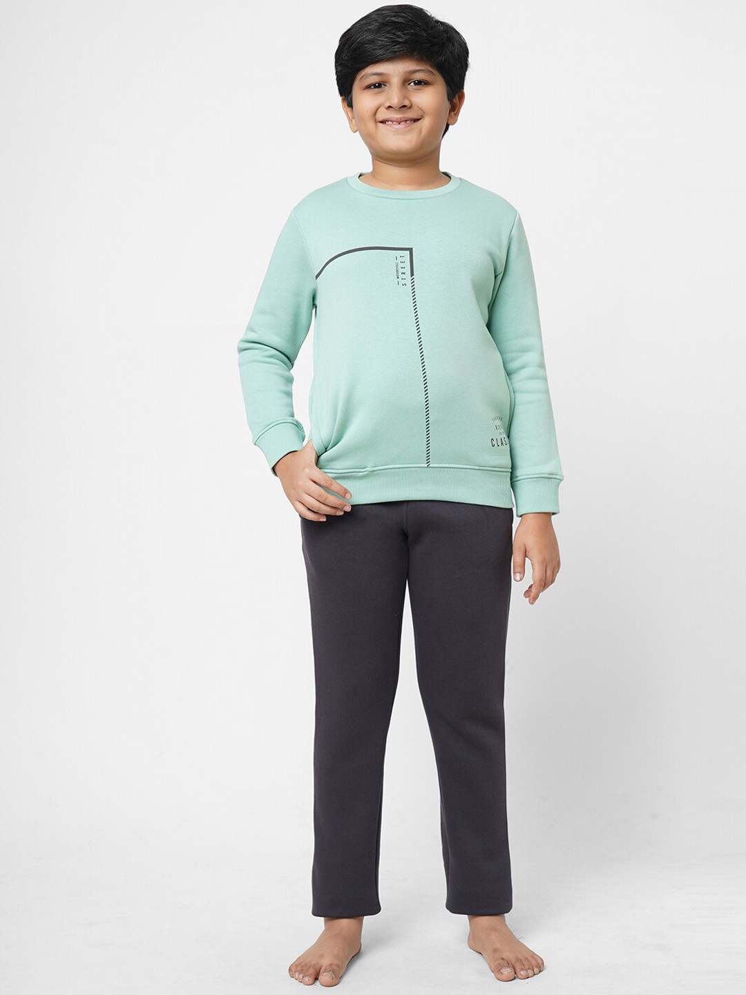 

Sweet Dreams Boys Typography Printed Night suit, Green