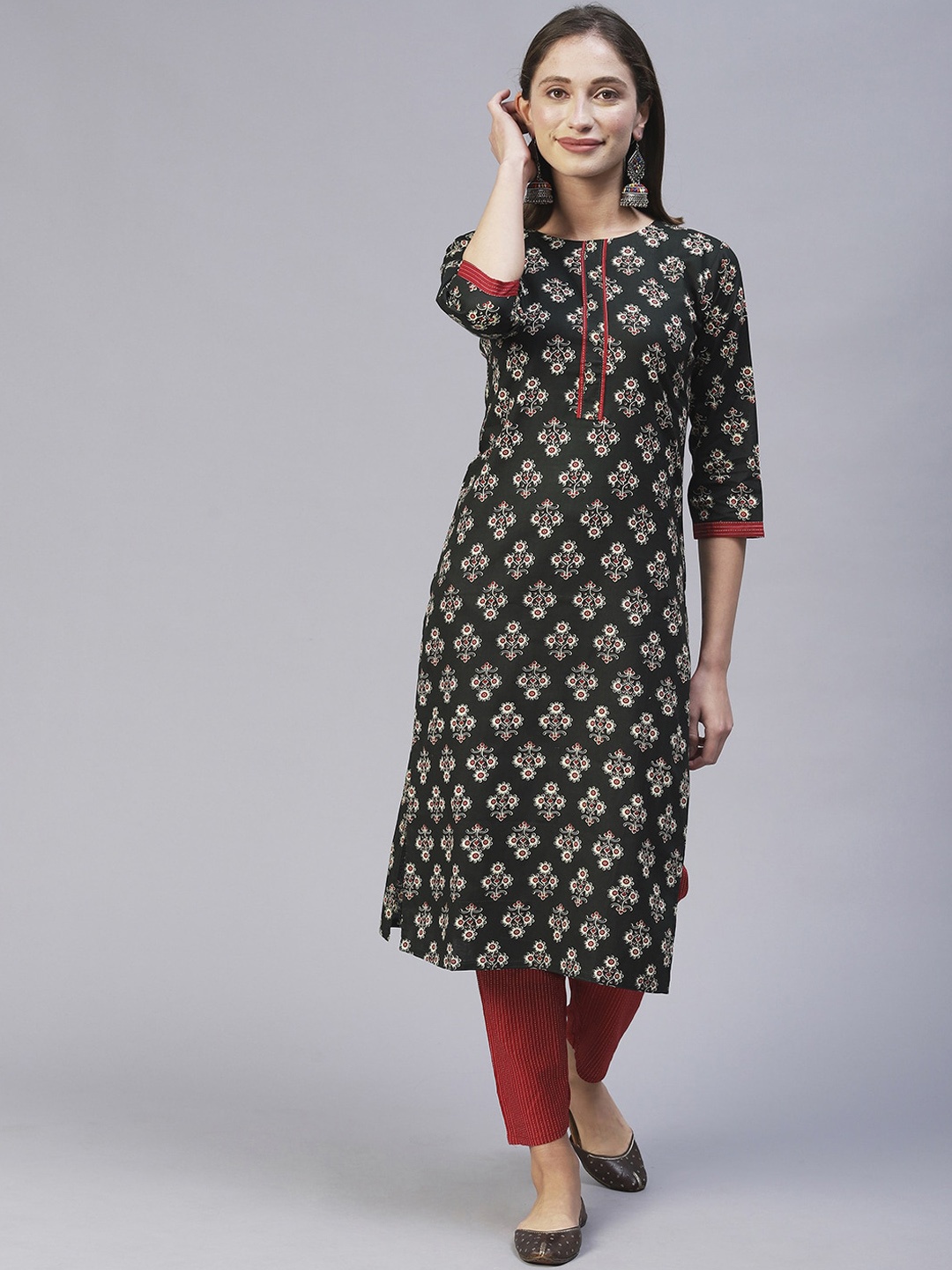 

POONAM DESIGNER Women Ethnic Motifs Printed Pure Cotton Kurta with Trousers, Green