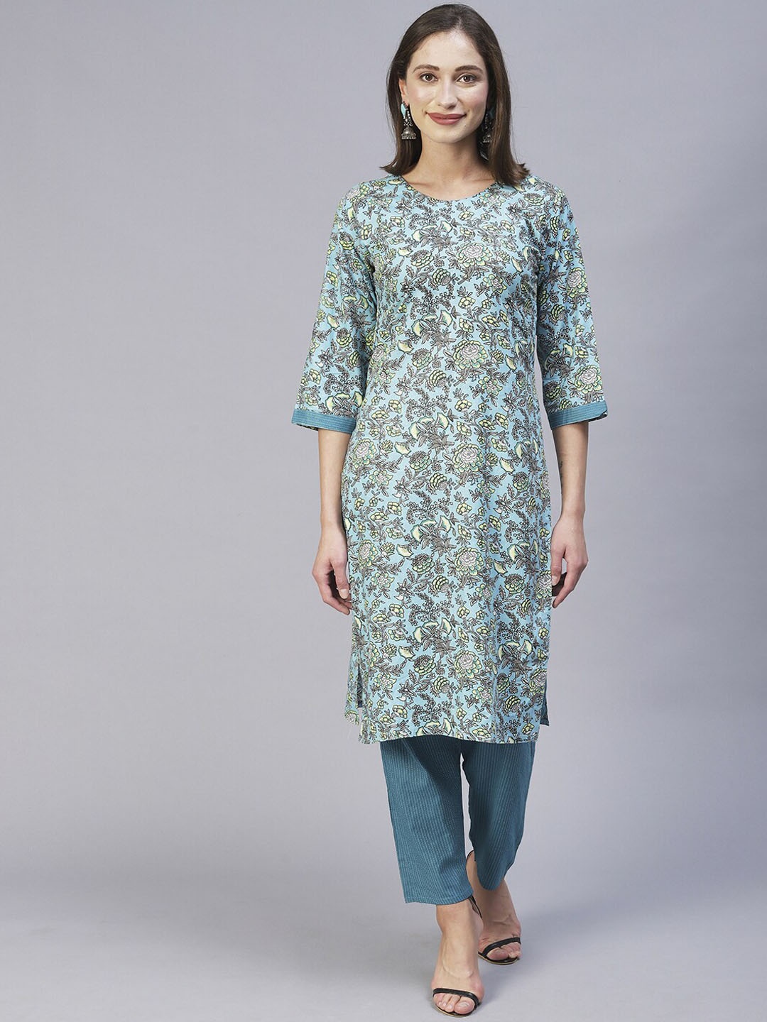 

POONAM DESIGNER Women Floral Printed Pure Cotton Kurta With Trousers, Blue