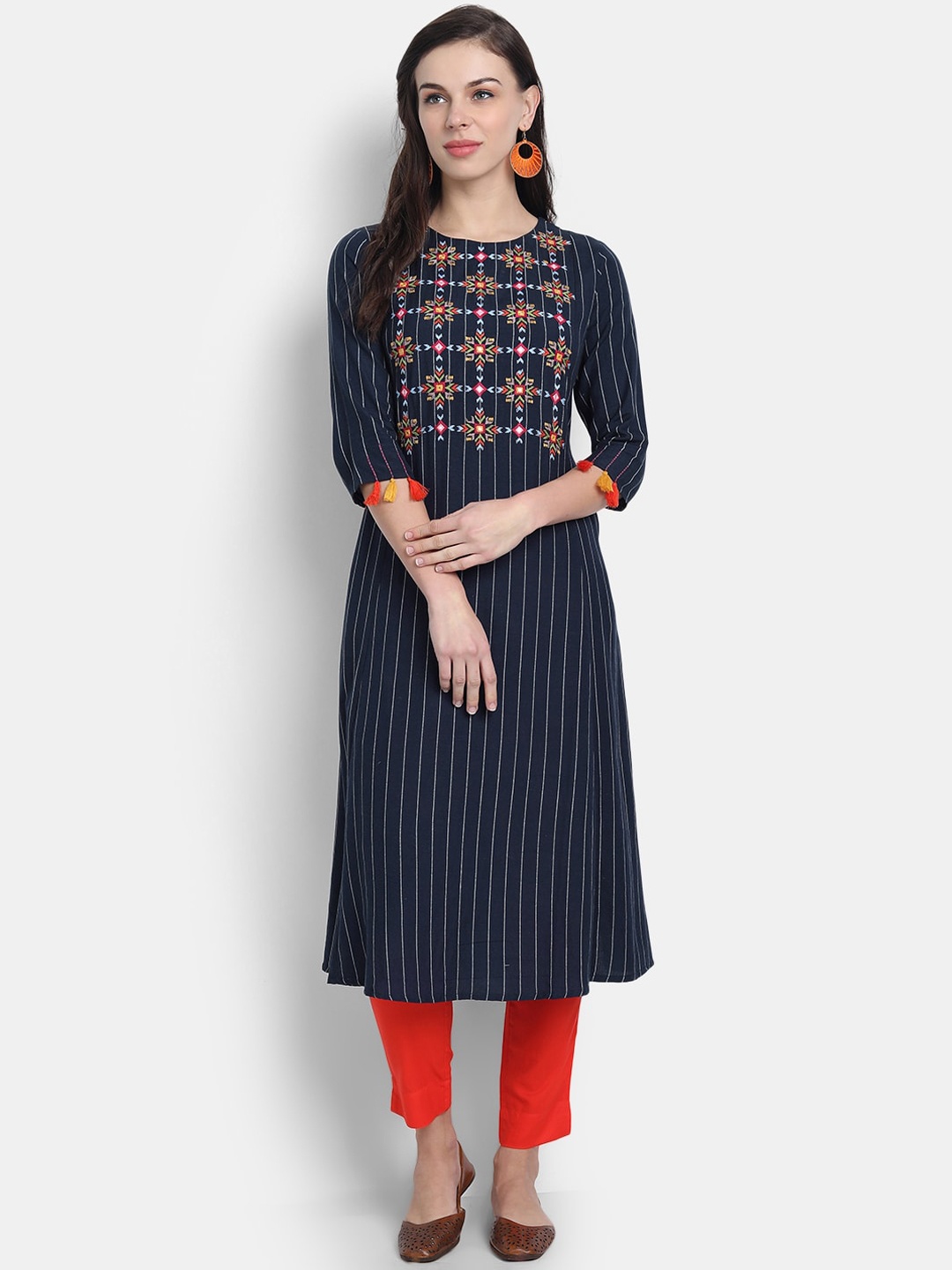 

fabGLOBAL Women Ethnic Motifs Yoke Design Regular Kurta, Navy blue