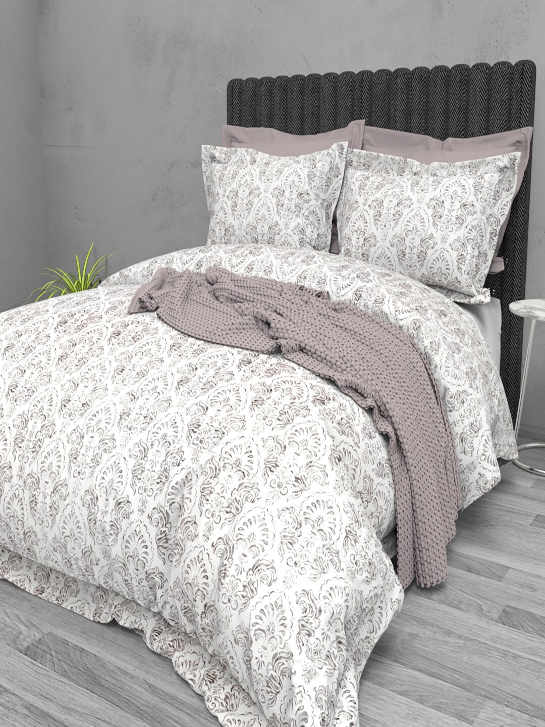 

THE WHITE MOSS Off White & Grey Motifs 220 TC Cotton King Bedsheet with 2 Pillow Covers