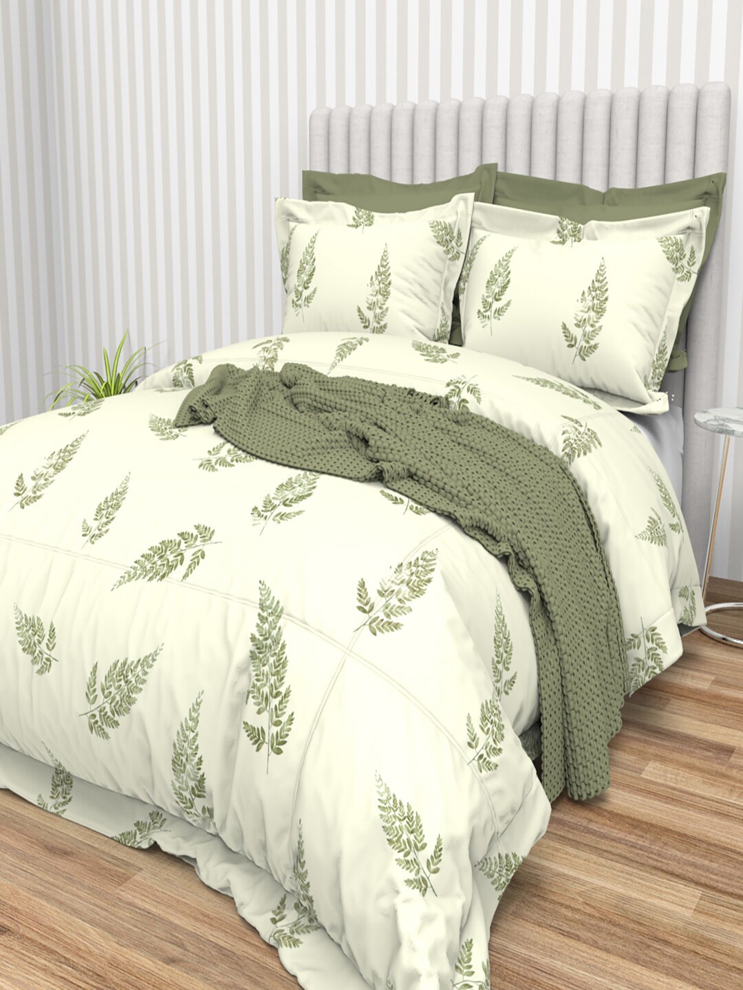 

THE WHITE MOSS Off White & Green Ethnic 220 TC Cotton King Bedsheet & 2 Pillow Covers
