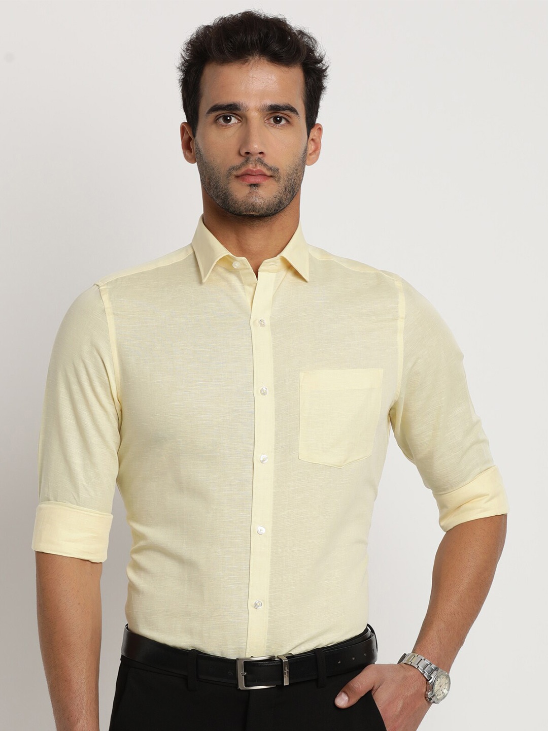 

Turtle Men Spread Collar Formal Shirt, Yellow