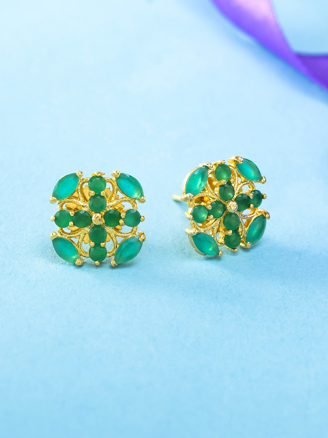 

Voylla Gold-Plated Floral Studs Earrings