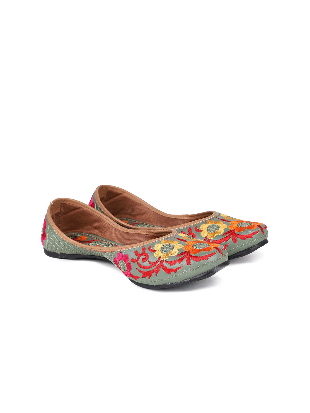 

The Desi Dulhan Women Embroidered Ethnic Mojaris, Green