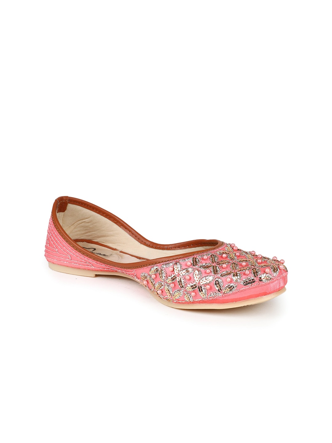 

The Desi Dulhan Women Embellished Ethnic Mojaris, Pink