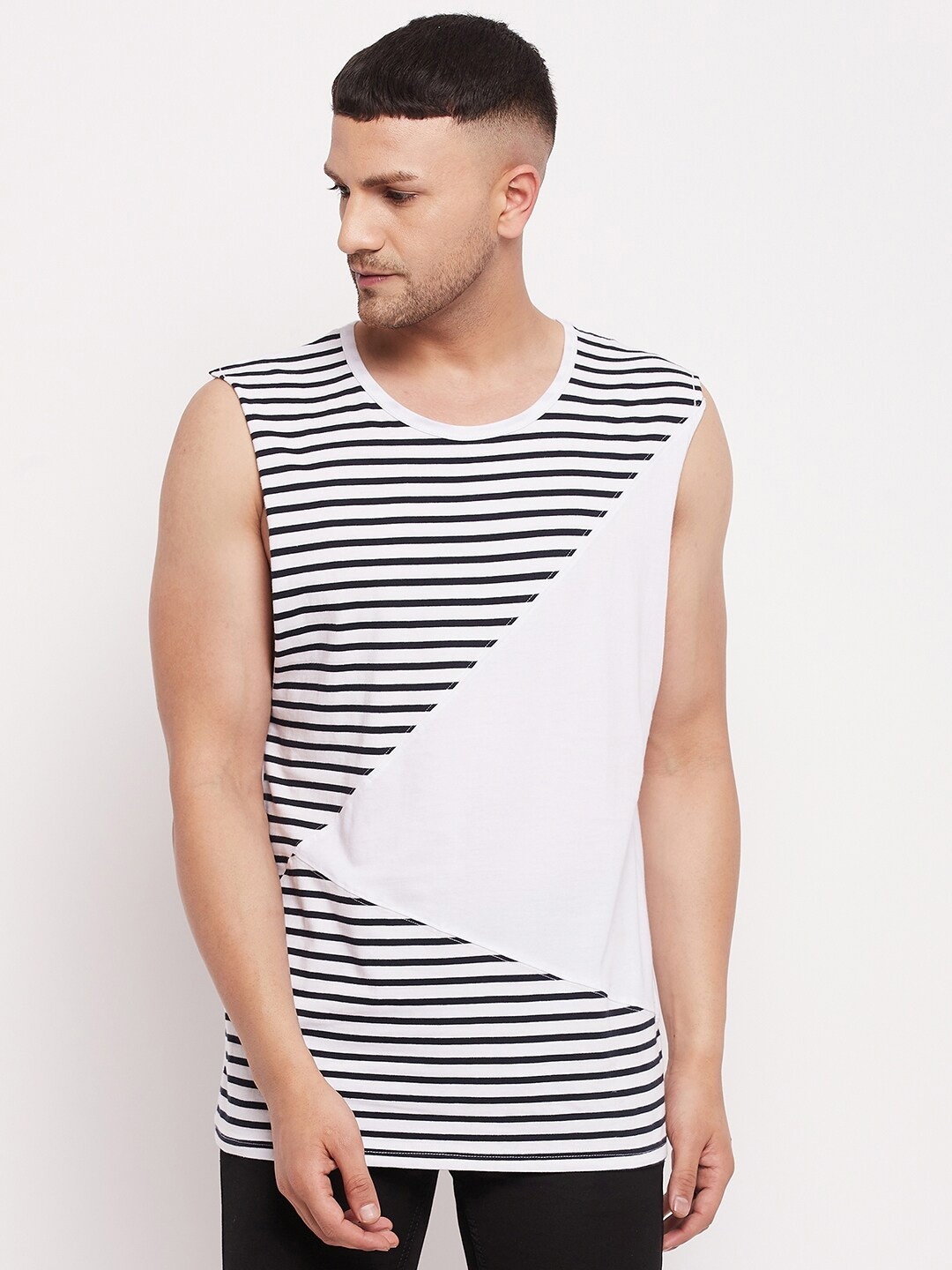 

Hypernation Men Striped Monochrome Pure Cotton T-shirt, White