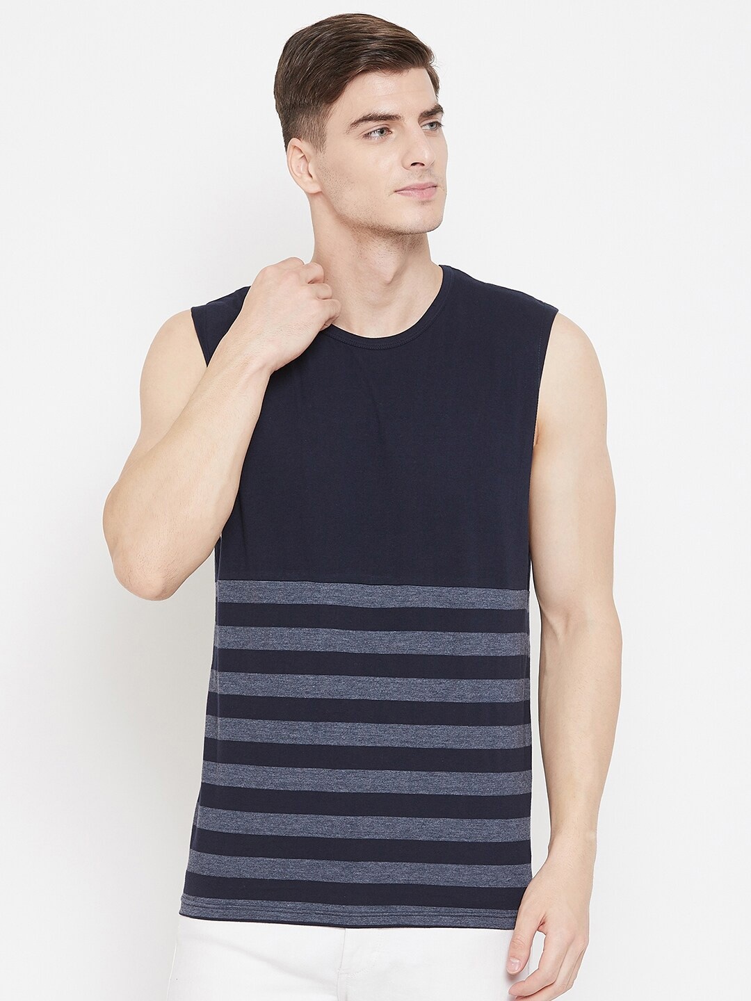 

Hypernation Men Blue Striped T-shirt