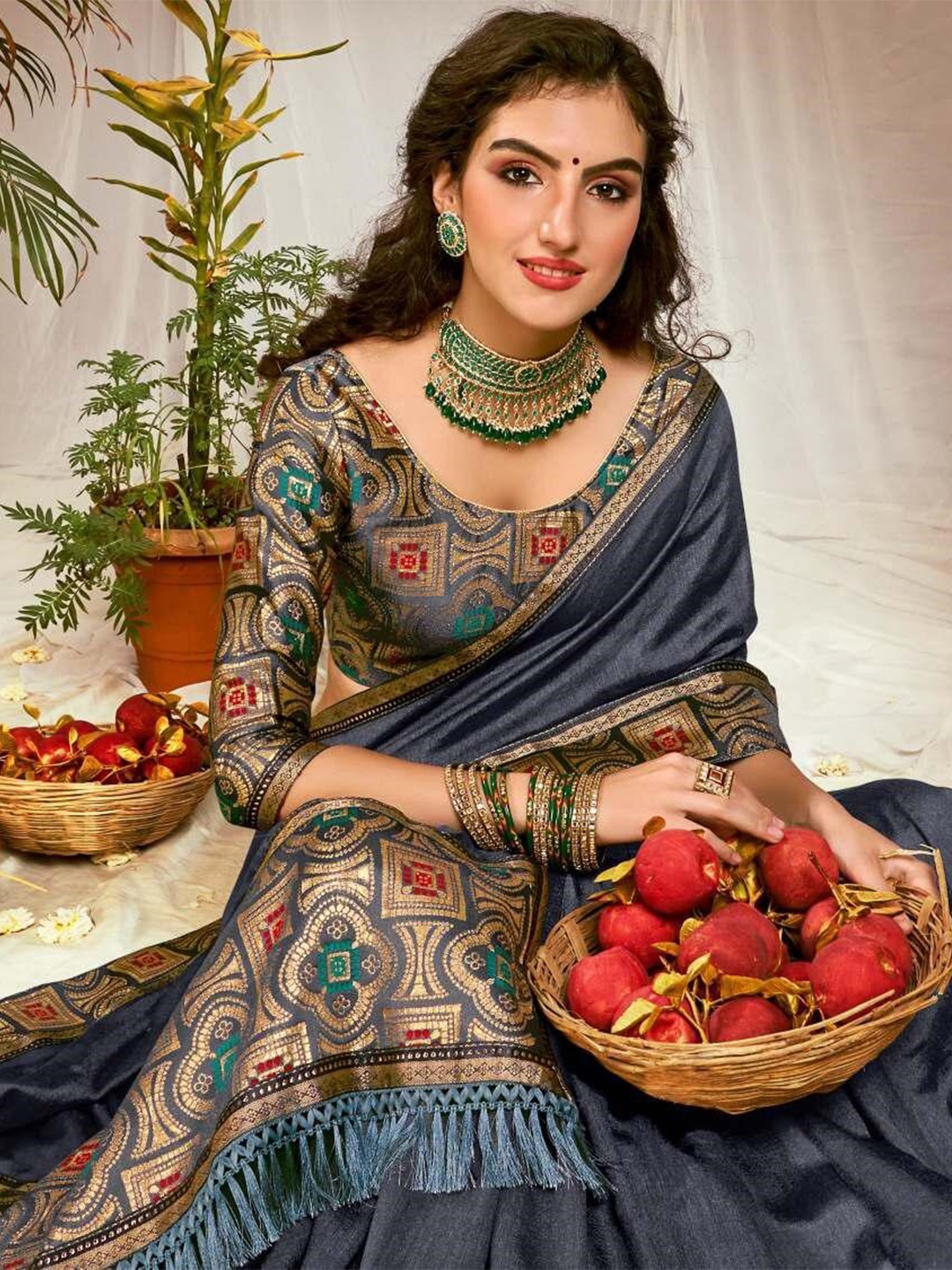 

SHAIBO SAREE Grey & Red Silk Cotton Saree