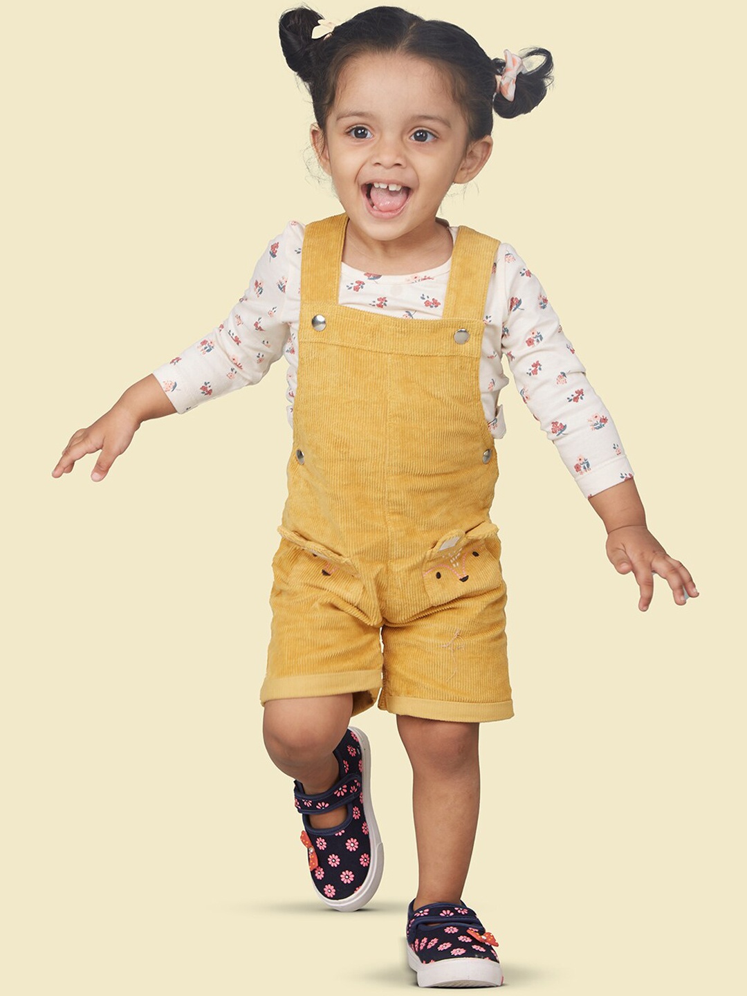 

Zalio Girls Cotton Printed T-shirt with Dungarees, Yellow