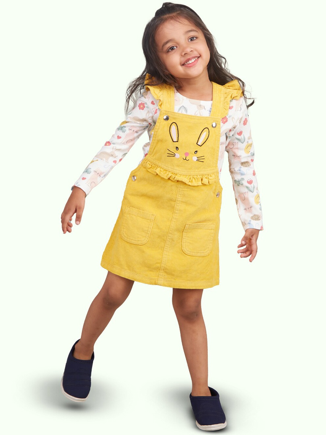 

Zalio Girls Printed T-shirt with Dungarees, Yellow