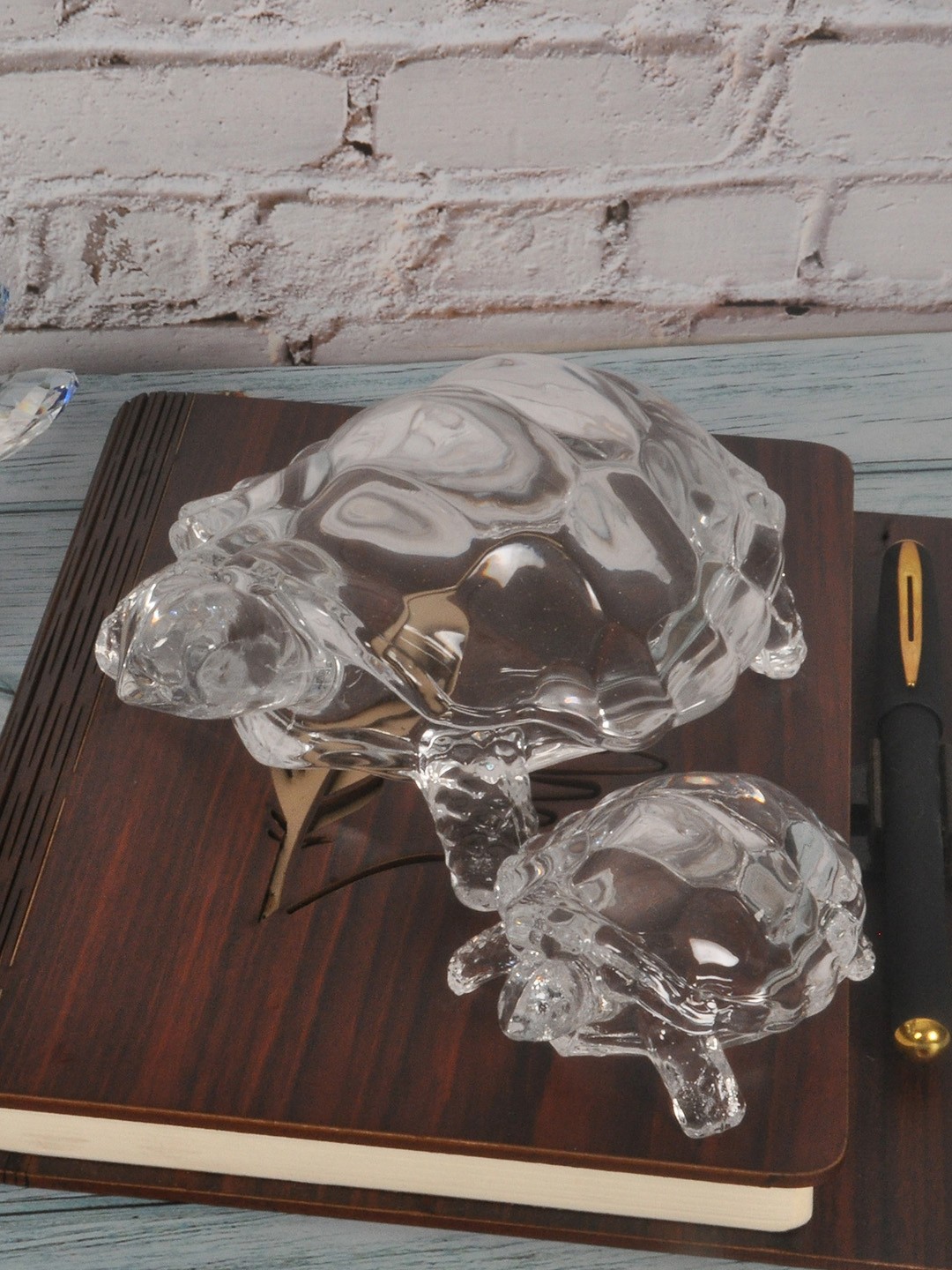 

SHREE KALA HOME DECOR Transparent Crystal Tortoise Showpiece
