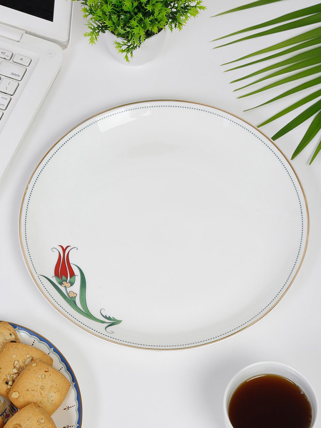 

Fabindia White & Green Floral Printed Bone China Glossy Plate