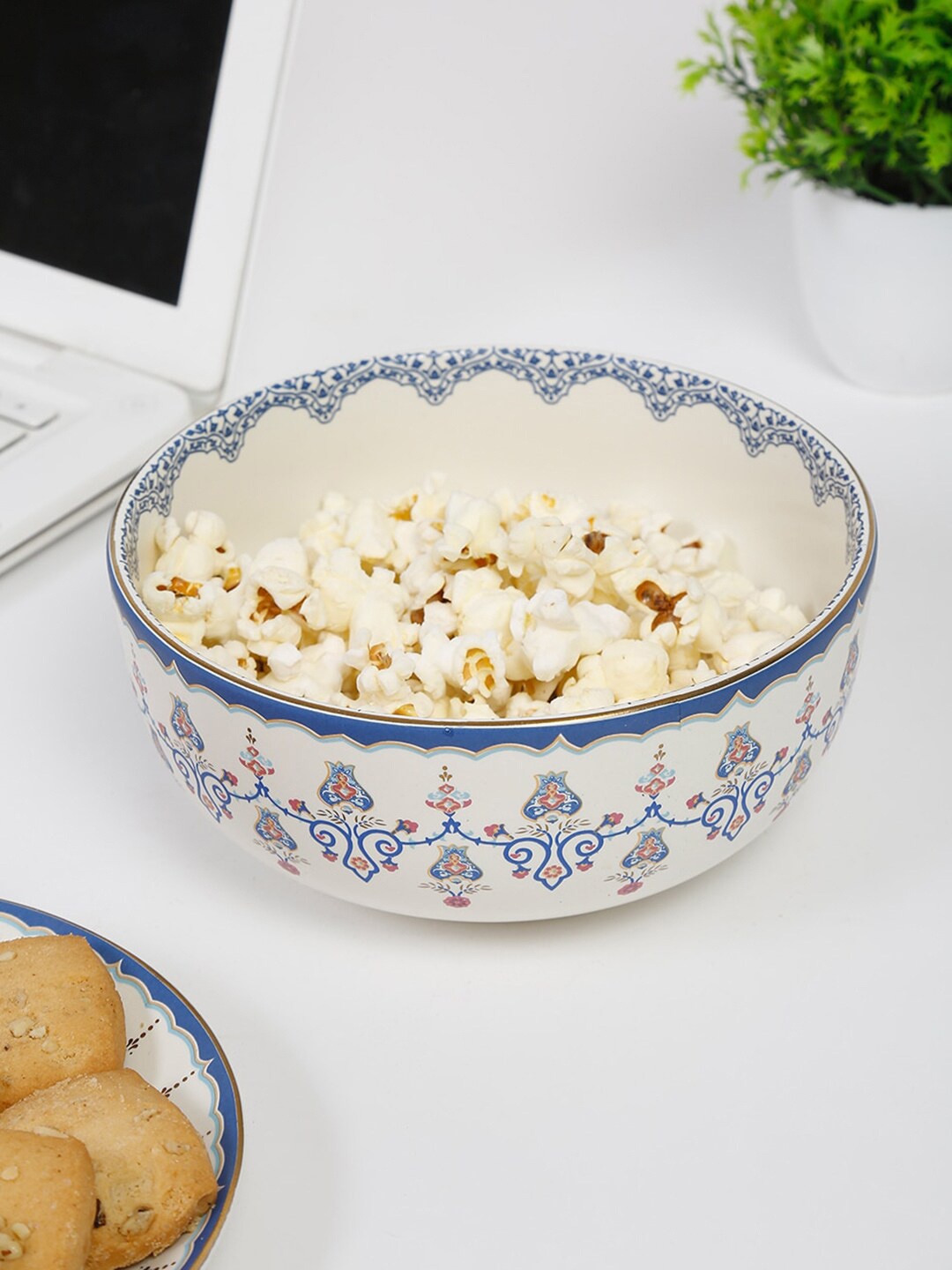 

Fabindia White & Blue Ethnic Motifs Printed Porcelain Matte Serving Bowl 800 ml