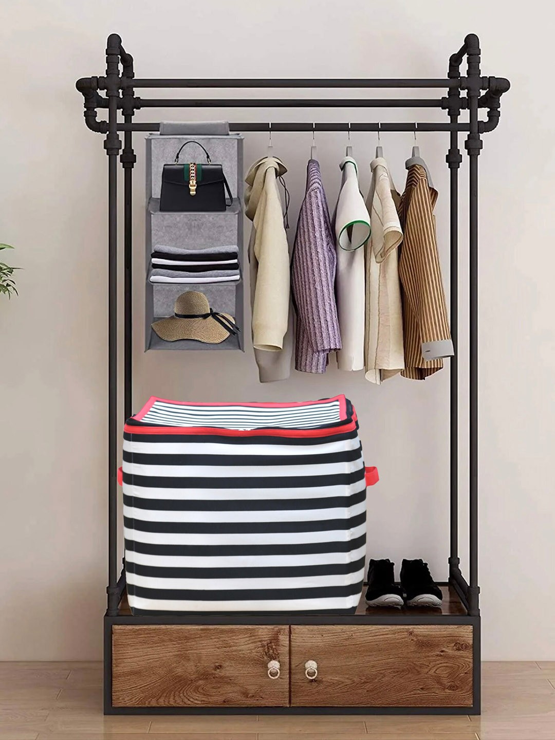 

My Gift Booth White Striped Organiser
