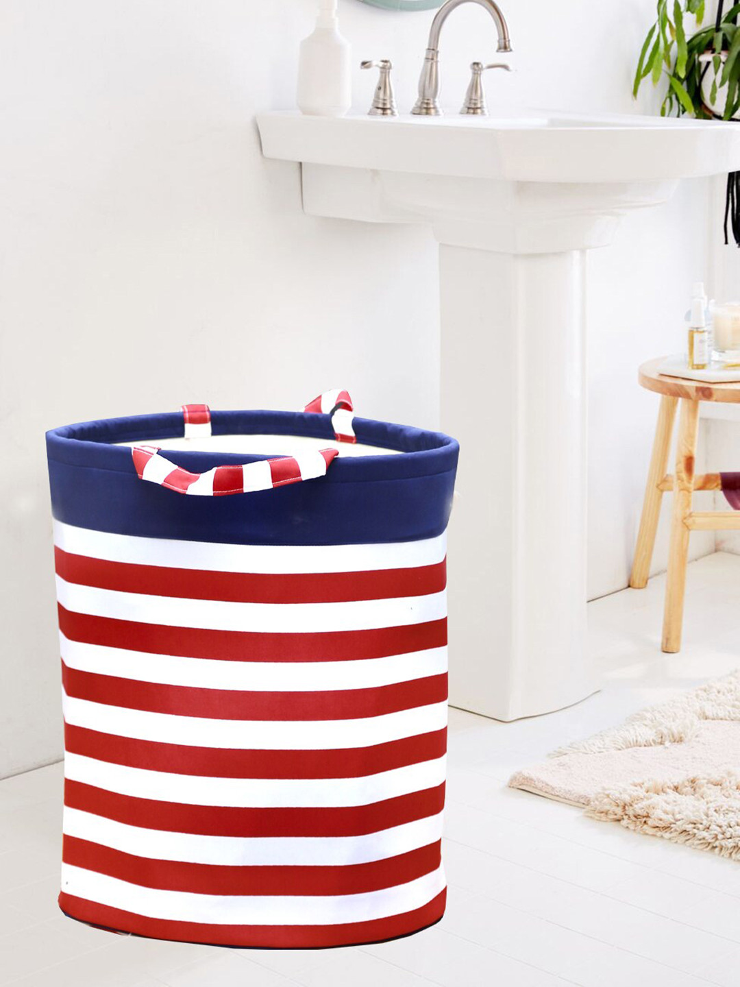 

My Gift Booth Red Printed Laundry Organiser