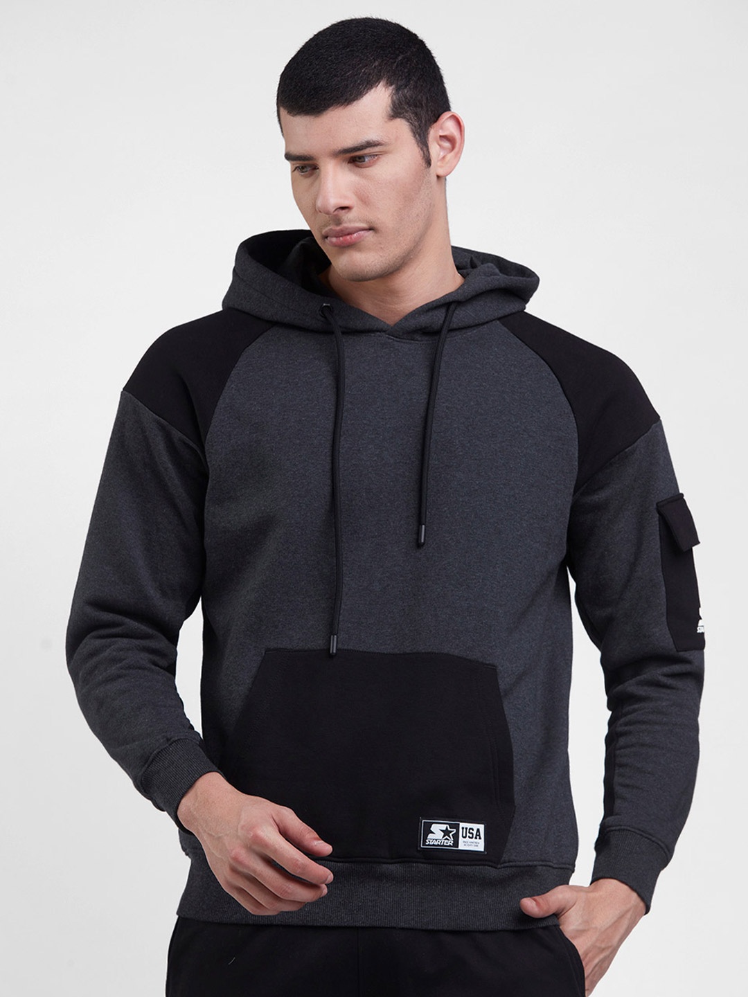 

STARTER Men Black Cotton Colourblocked Hooded Sweatshirt