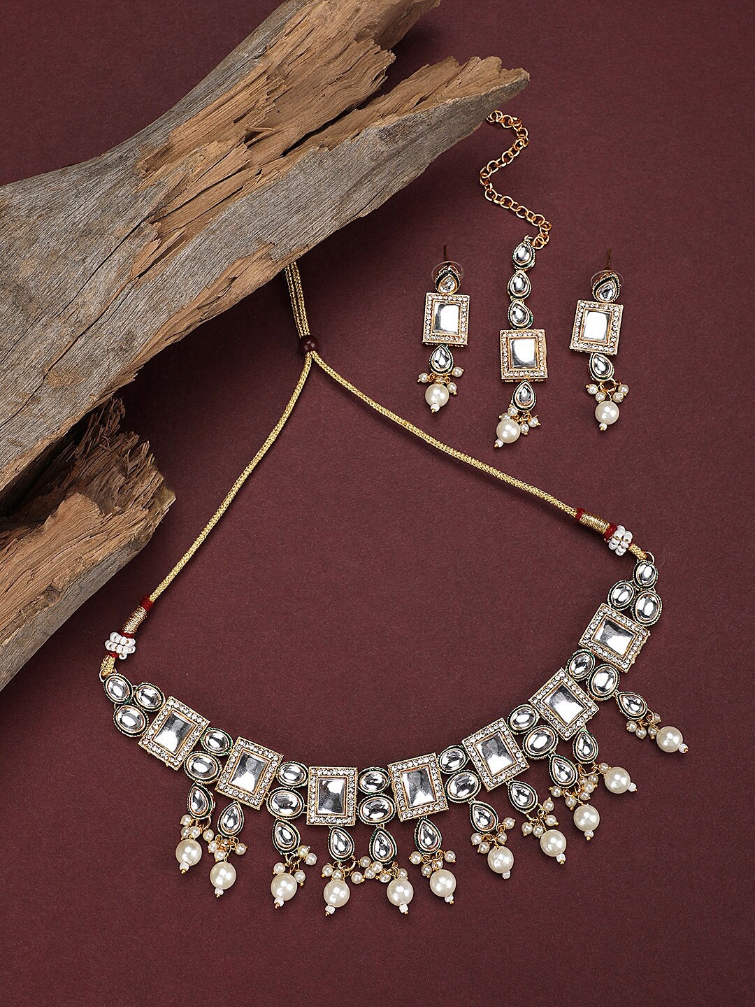 

ANIKAS CREATION Gold-Plated Kundan-Studded & Beaded Jewellery Set