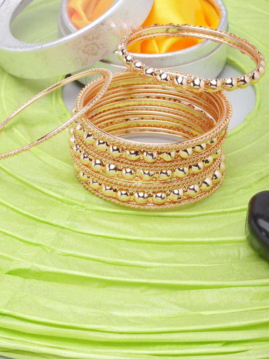 

DIVA WALK Brass Set Of 6 Gold-Plated Bangles