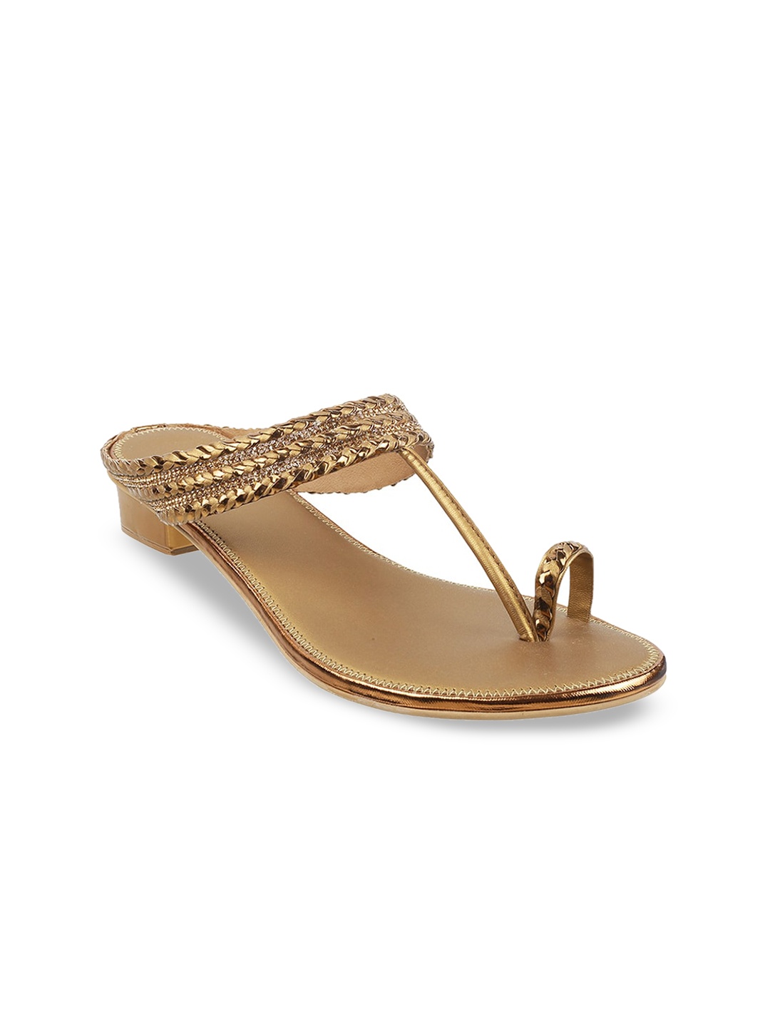 

Metro Women Embellished Ethnic One Toe Flats, Gold