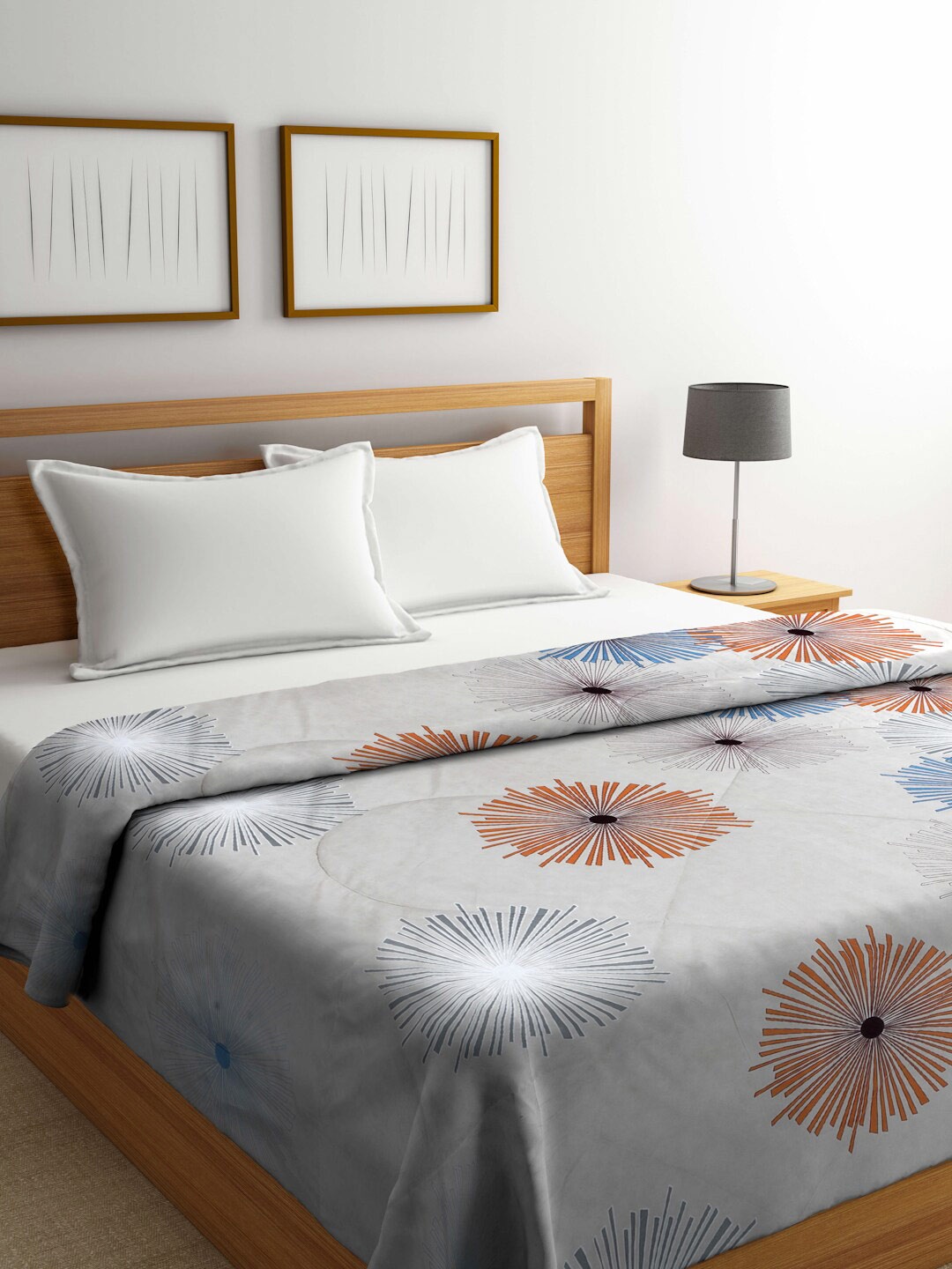 

Arrabi Beige & Peach-Coloured Geometric Mild Winter 450 GSM Double Bed Comforter