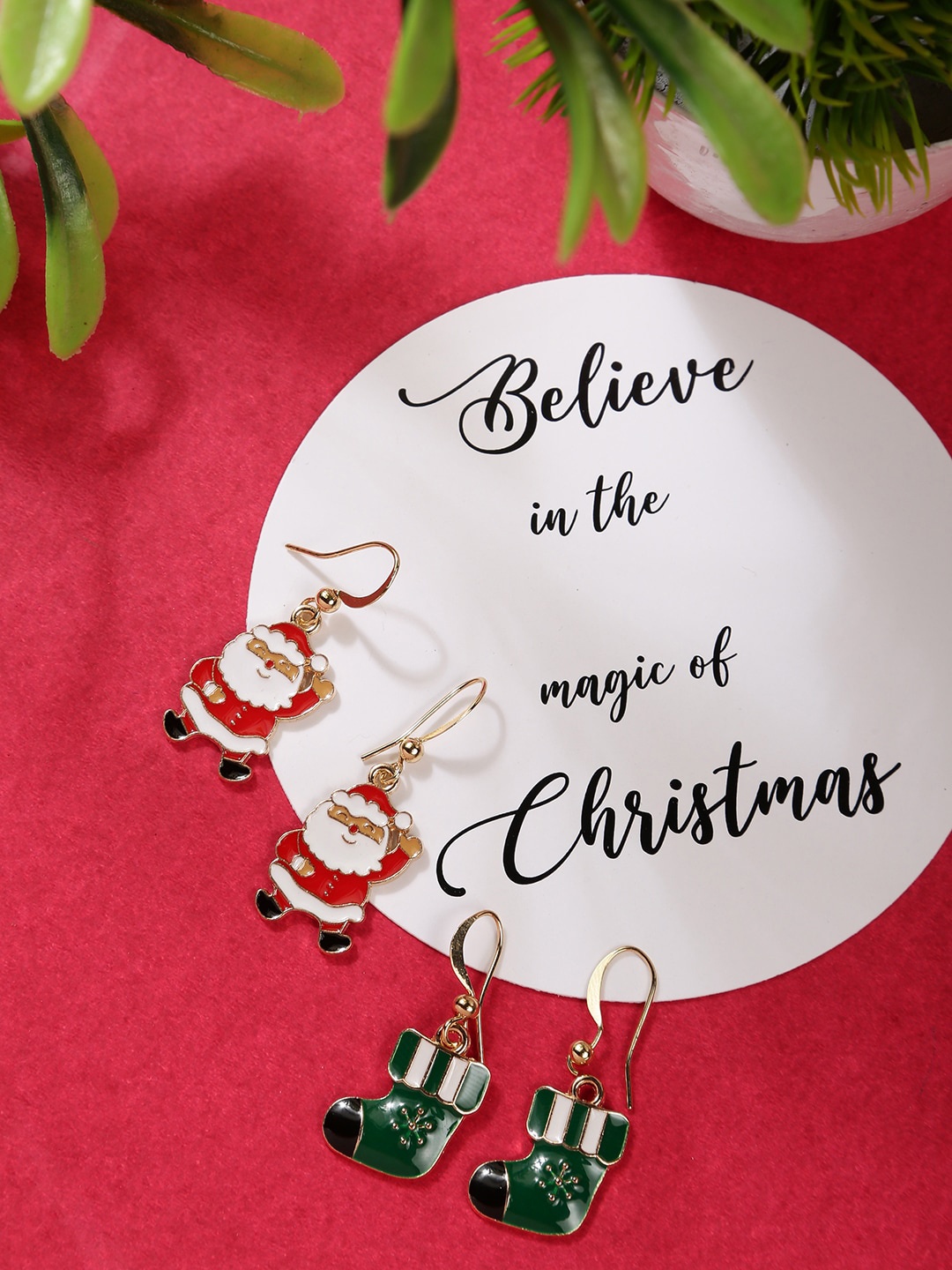 

EL REGALO Christmas Red Pack Of 2 Gold Plated Quirky Earrings
