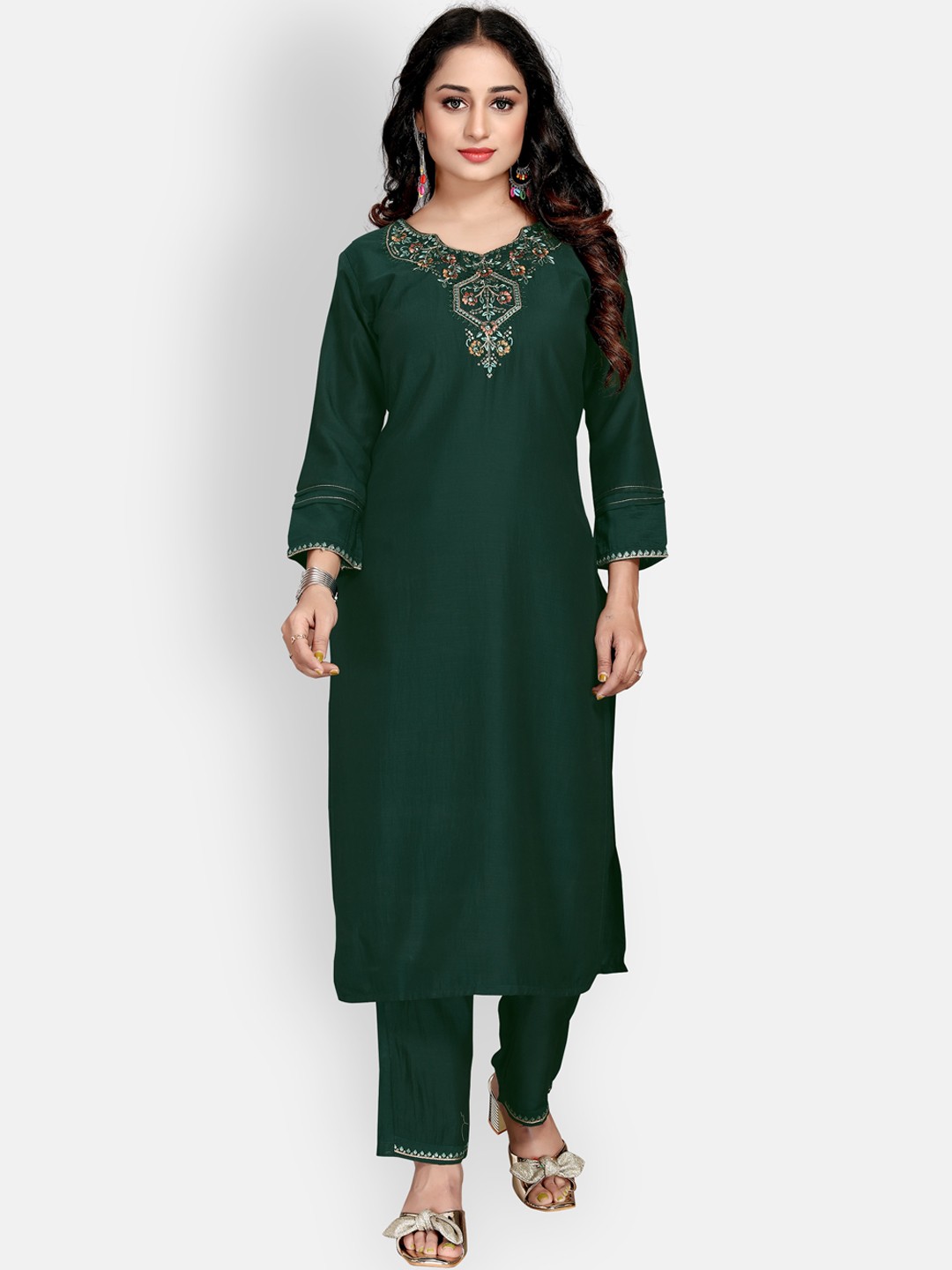 

Mclothings Women Embroidered Thread Work Kurta with Trousers, Green