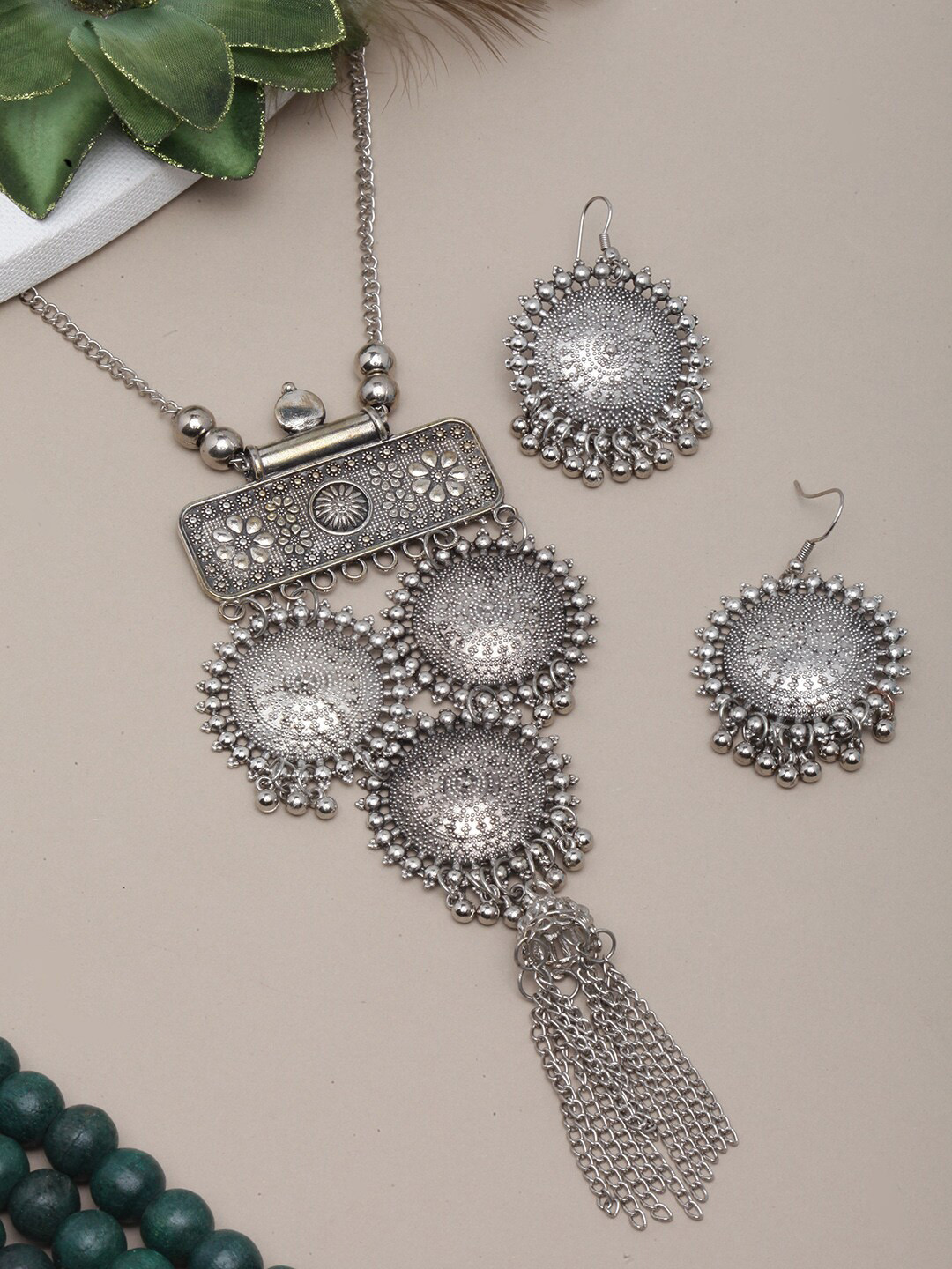 

Sangria Silver-Plated Beaded Jewellery Set