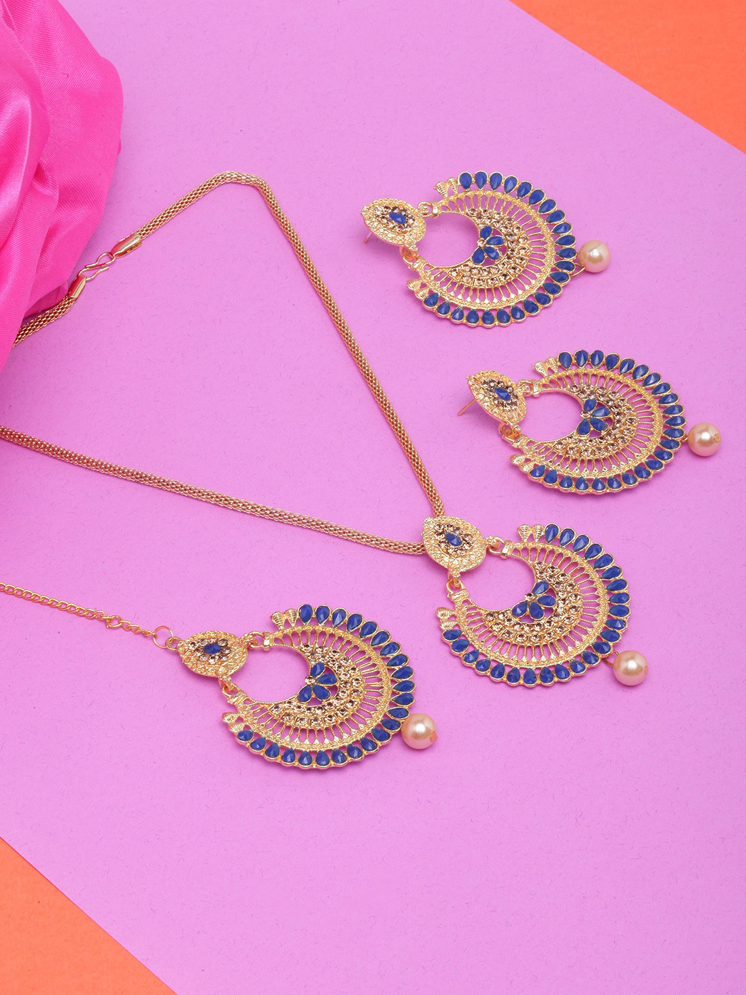 

DIVA WALK Gold-Plated Kundan-Studded & Pearl Beaded Jewellery Set