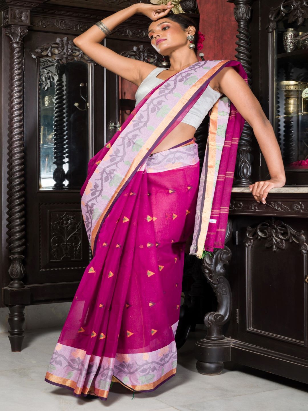 

HERE&NOW Floral Printed Pure Cotton Taant Saree, Magenta