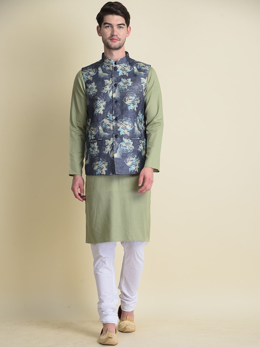 

NAMASKAR Men Pure Cotton Kurta with Churidar With Jacket, Sea green