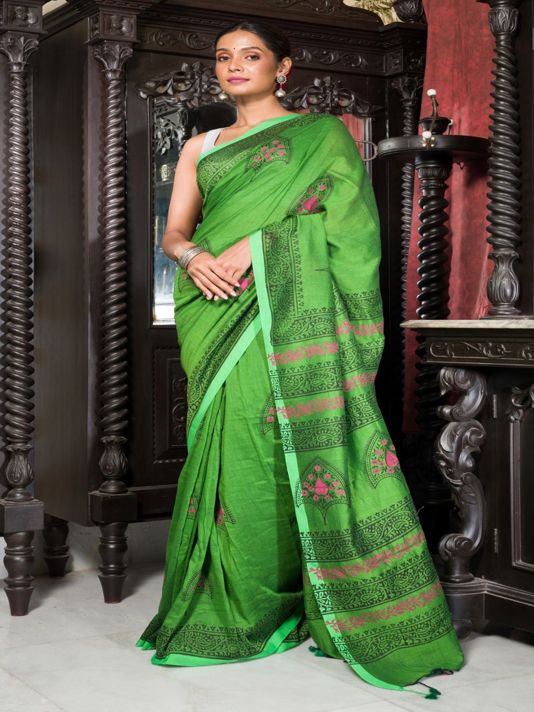 

HERE&NOW Ethnic Motifs Block Printed Saree, Lime green